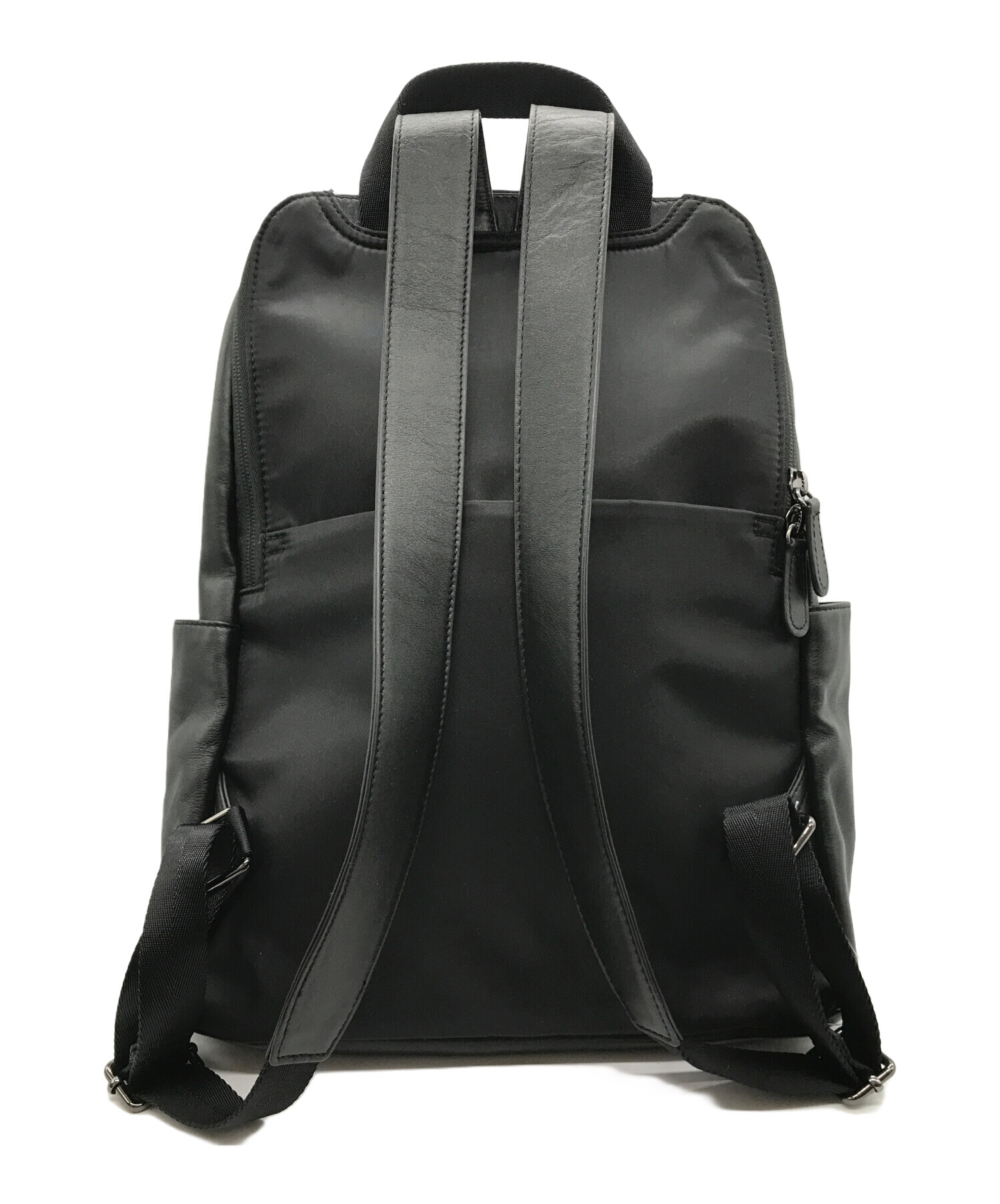 【新品未使用】ear PAPILLONNER レザーリュック 中古・古着通販】ear PAPILLONNER (イアパピヨネ) レザーリュック