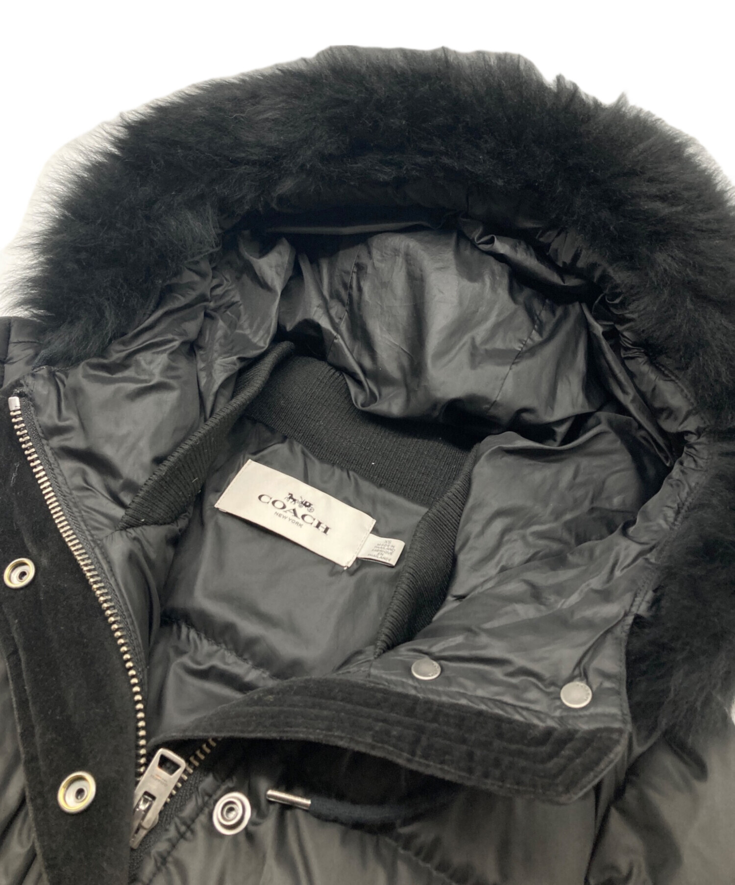COACH シグネチャー ダウンコート ブラック S ダウン50%フェザー50% 中古・古着通販】COACH (コーチ) ダウンコート ブラック サイズ:XS