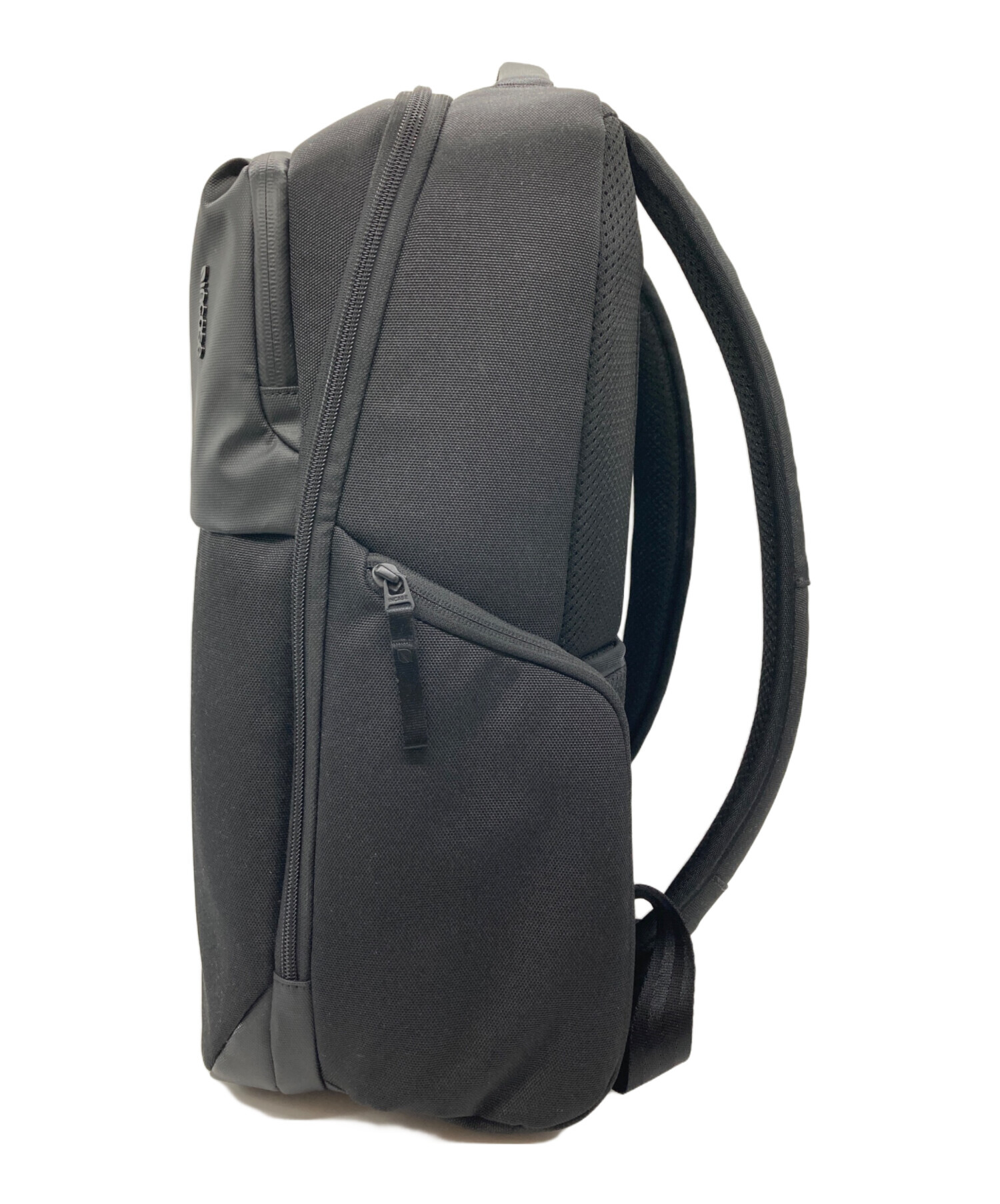 中古・古着通販】Incase (インケース) A.R.C. Daypack / 20L ブラック 