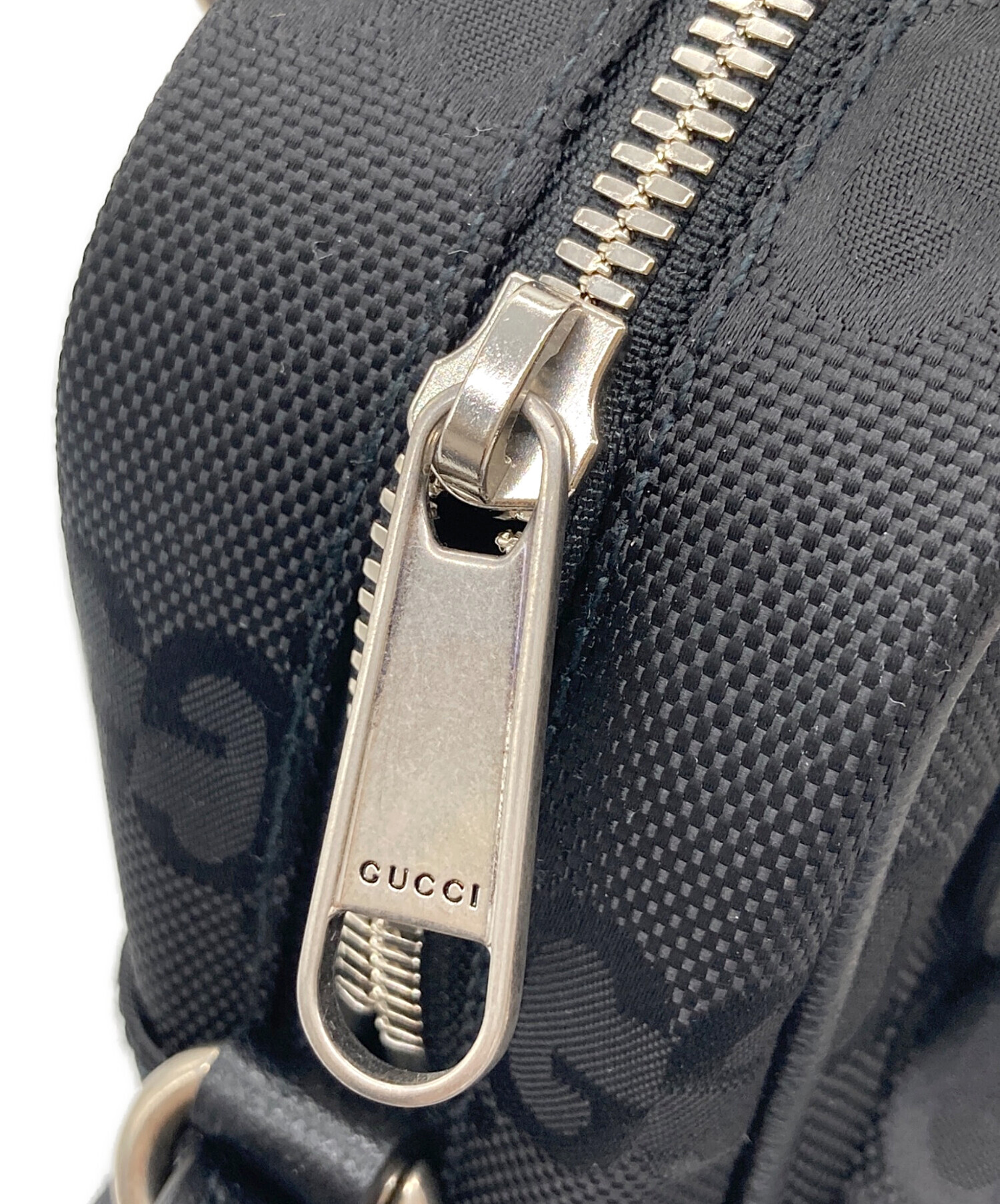 グッチ オブ　ザ　グリット ショルダーバッグ ナイロン 625850 ブラック ユニセックス GUCCI  中古 GUCCI（グッチ） オブ ザ グリット ショルダーバッグ ナイロン 625850