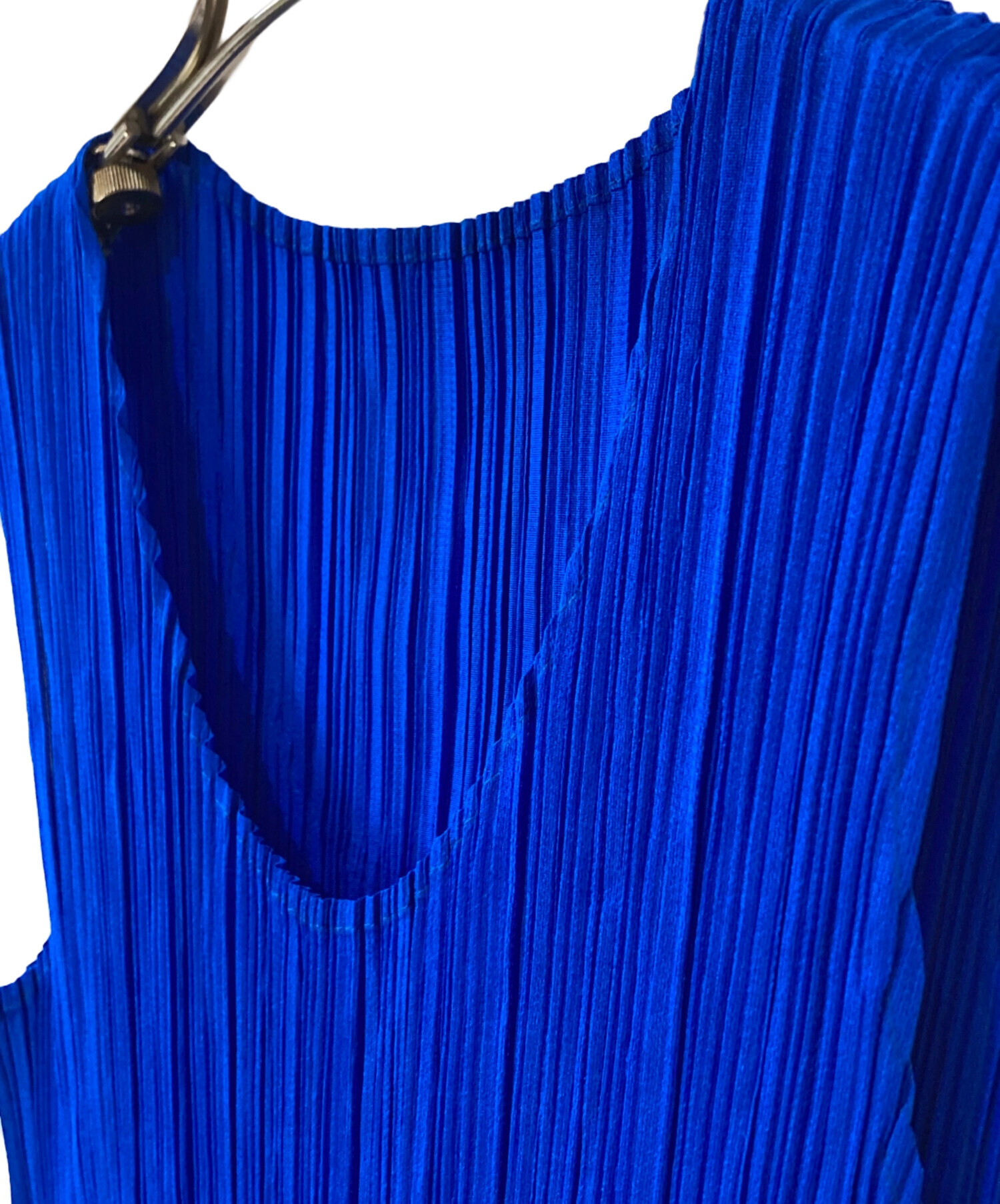 PLEATS PLEASEプリーツプリーズ ロイヤルブルー プリーツノースリーブ 中古・古着通販】PLEATS PLEASE (プリーツプリーズ) Vネックプリーツ
