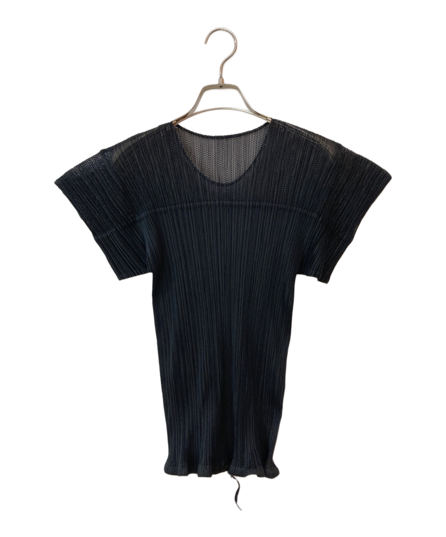 PLEATS PLEASE ブラック Vネック 半袖 トップス 中古・古着通販】PLEATS PLEASE (プリーツプリーズ) 半袖プリーツ