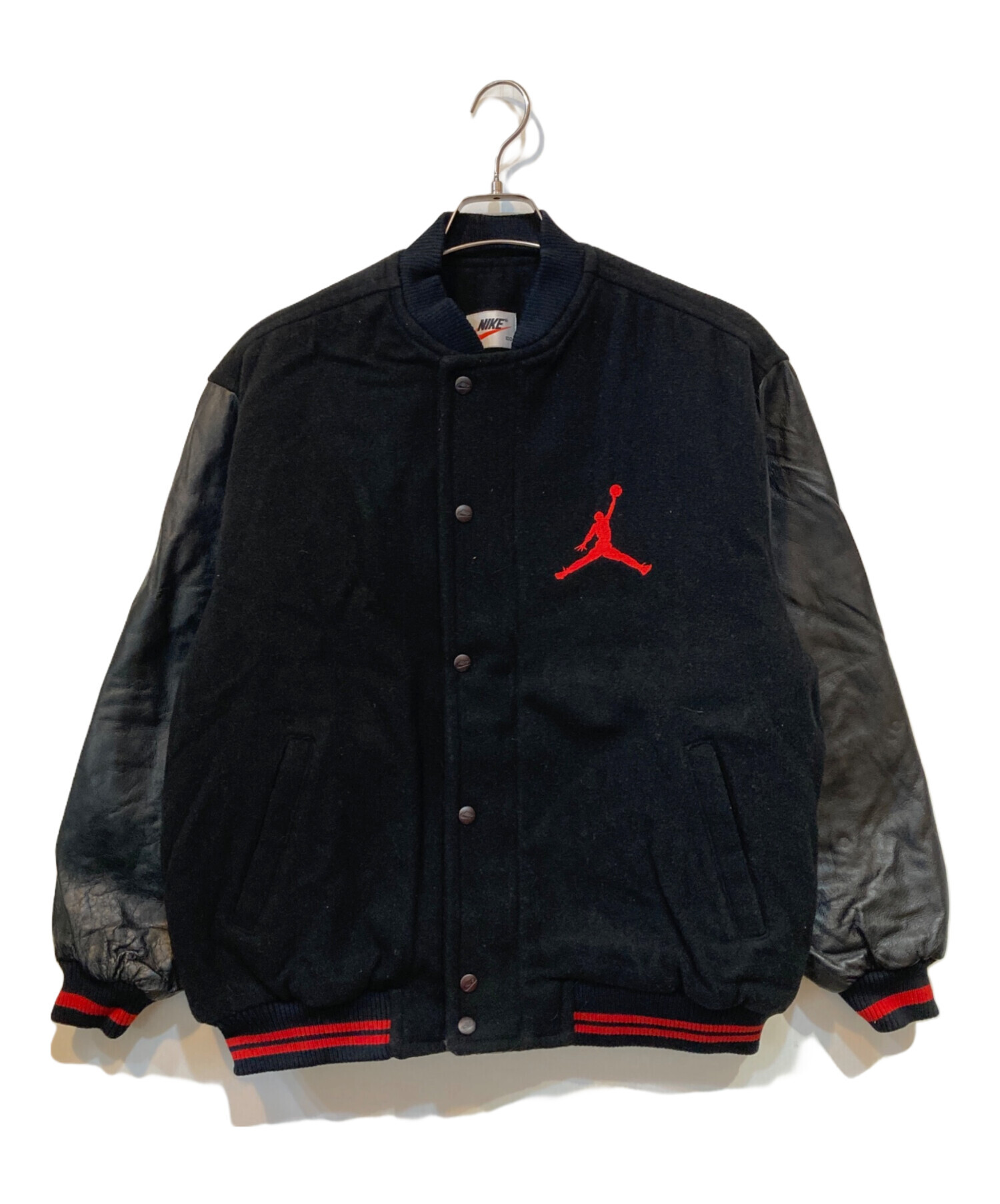 中古・古着通販】NIKE (ナイキ) 90s ジャンプマン スタジャン ブラック