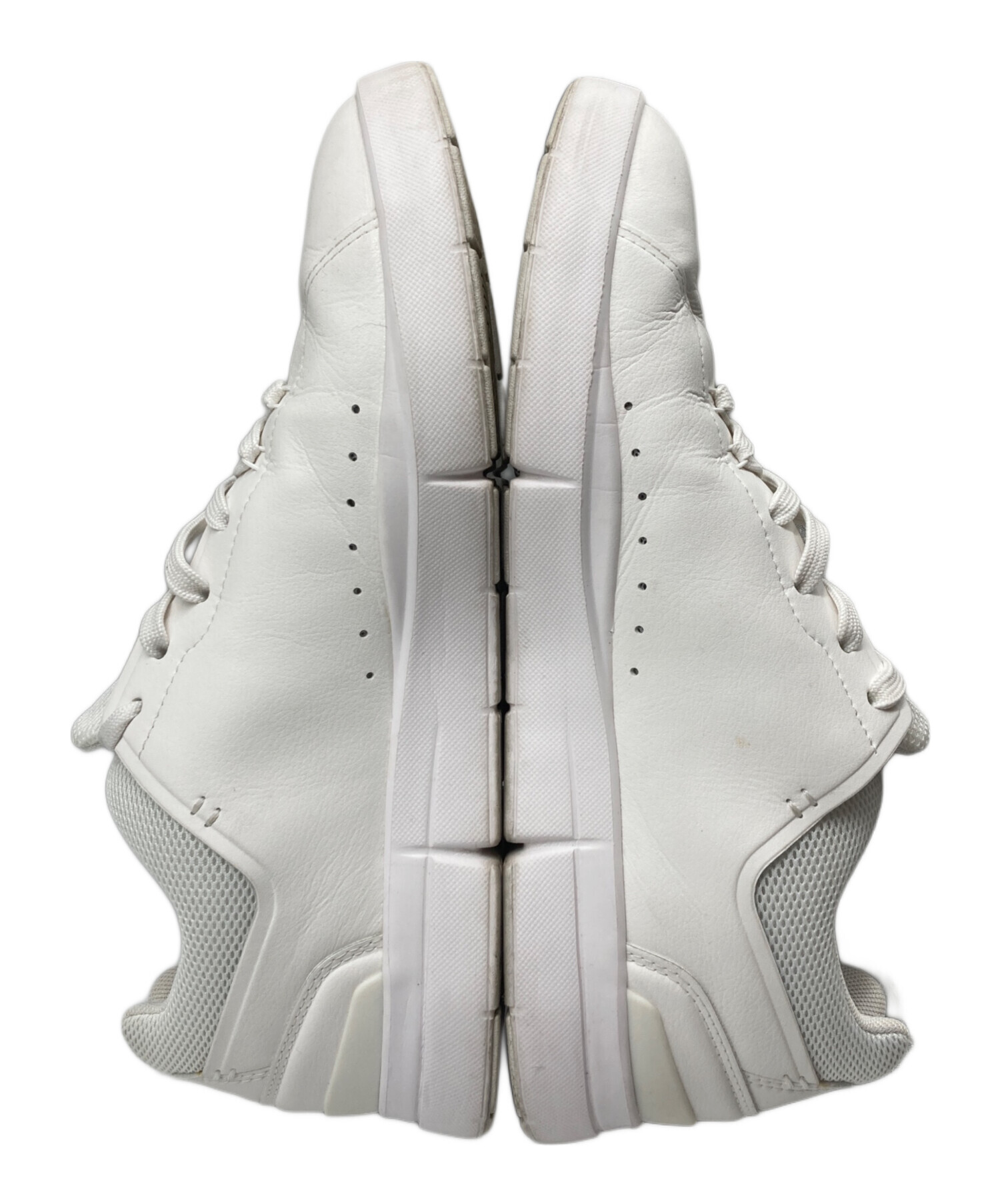 中古・古着通販】on (オン) The Roger Advantage ホワイト サイズ:26.5