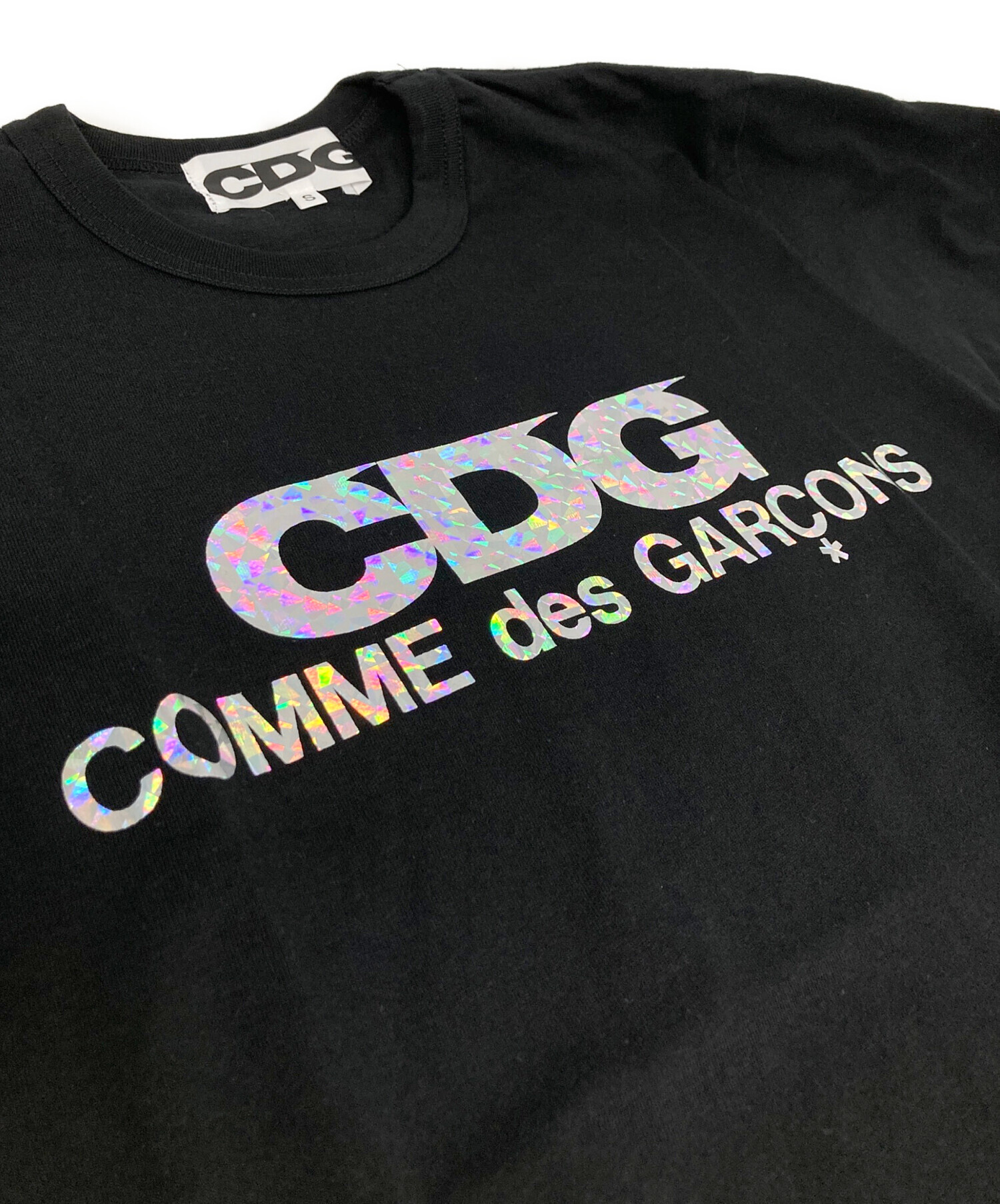 po　　［新品］CDG グラフィックプリント Tシャツ S ブラック 中古・古着通販】CDG (シーディージー) ホログラムロゴプリントT