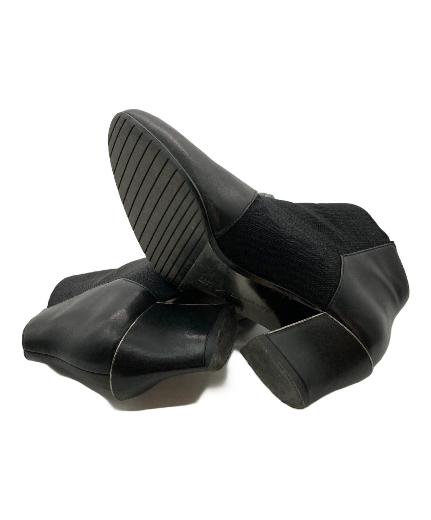 ISSEY MIYAKE × UN イッセイミヤケ　ユナイテッドヌード イッセイ ミヤケ×ユナイテッドヌード - 大胆な配色と構築的な