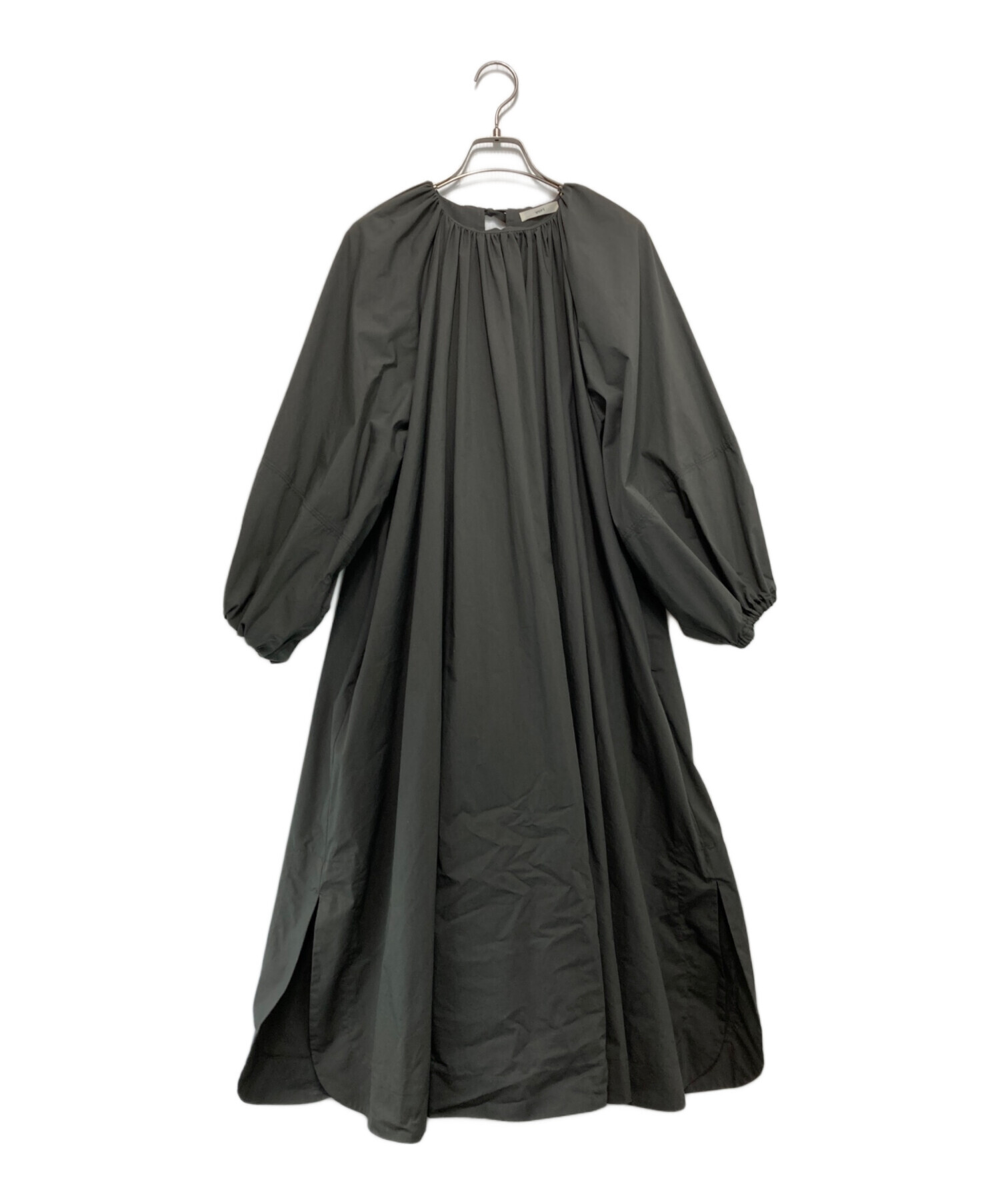 中古・古着通販】yori (ヨリ) バックリボンギャザーワンピース グレー 