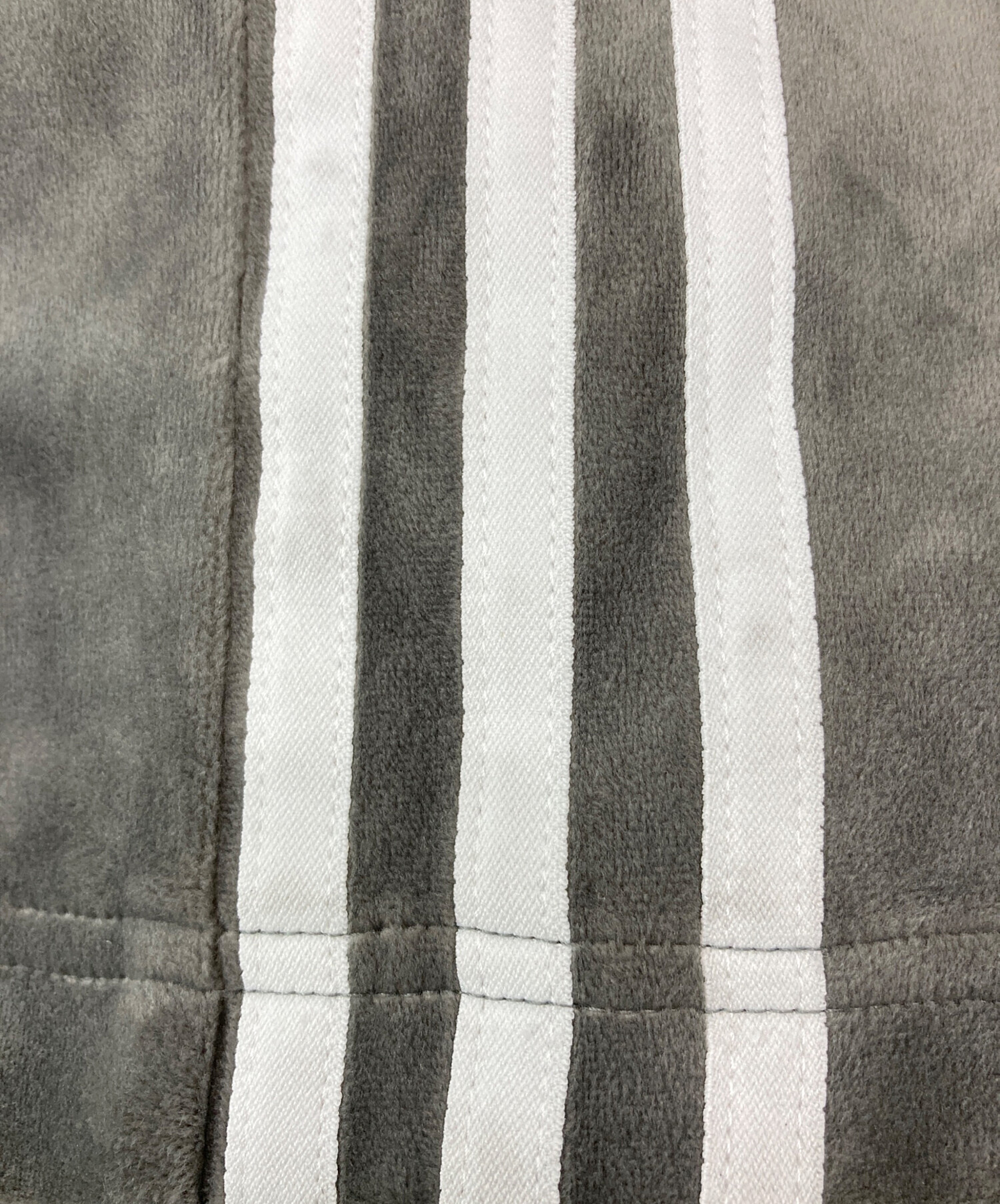 中古・古着通販】adidas (アディダス) ベルベット ルーズ トラック