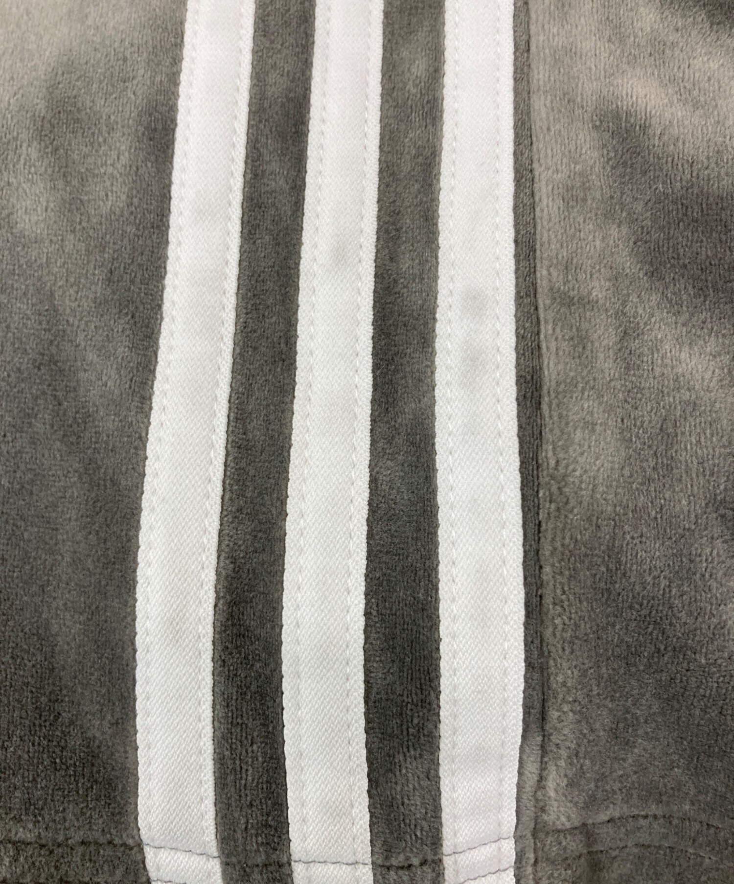 中古・古着通販】adidas (アディダス) ベルベット ルーズ トラック