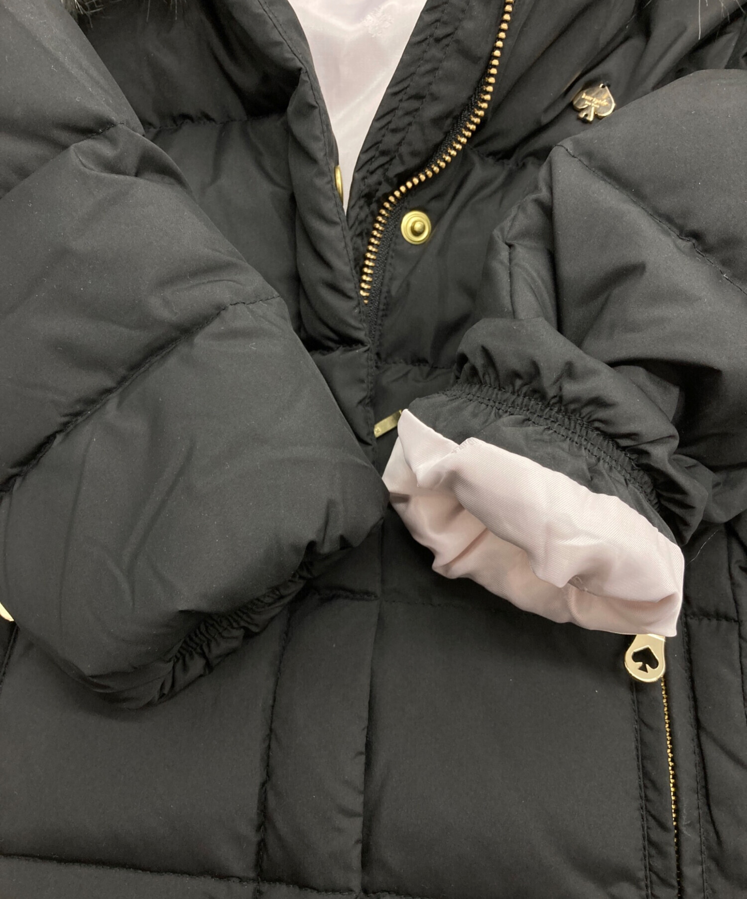 kate spade ブラック ロングダウンジャケット 今だけ限定価格！Kate Spade 黒 ダウンジャケット ロング丈 Aライン 今