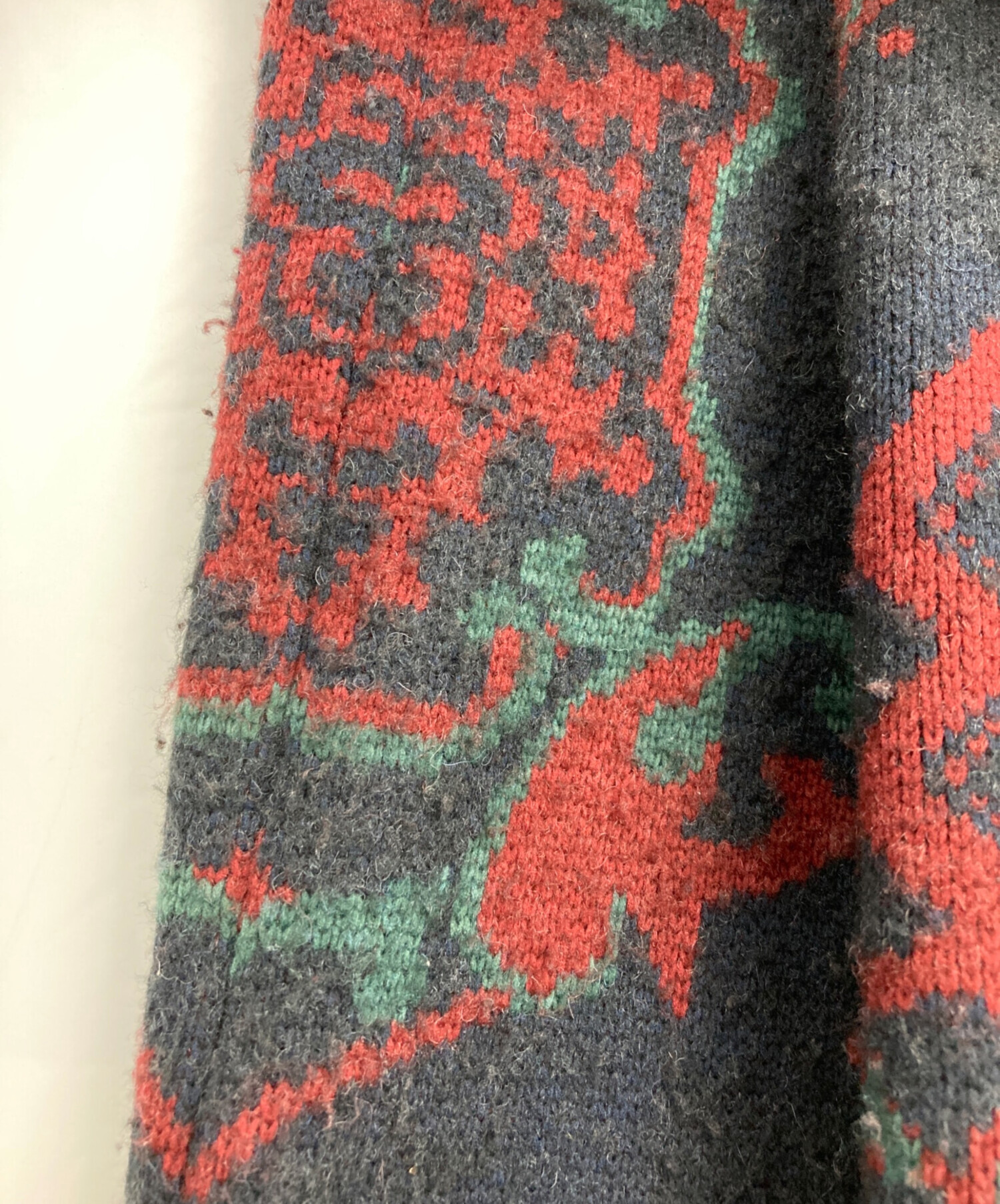 Carhartt ニットカーディガン Lサイズ 総柄 幾何学模様 古着 ブラック 中古・古着通販】Carhartt WIP (カーハート ワークインプログレス