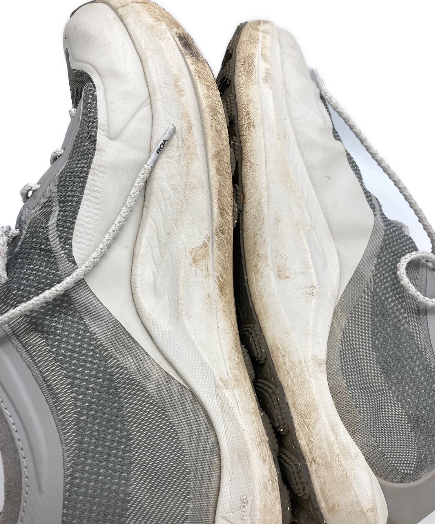 中古・古着通販】ROA (ロア) SELLAローカットスニーカー グレー(TAUPE