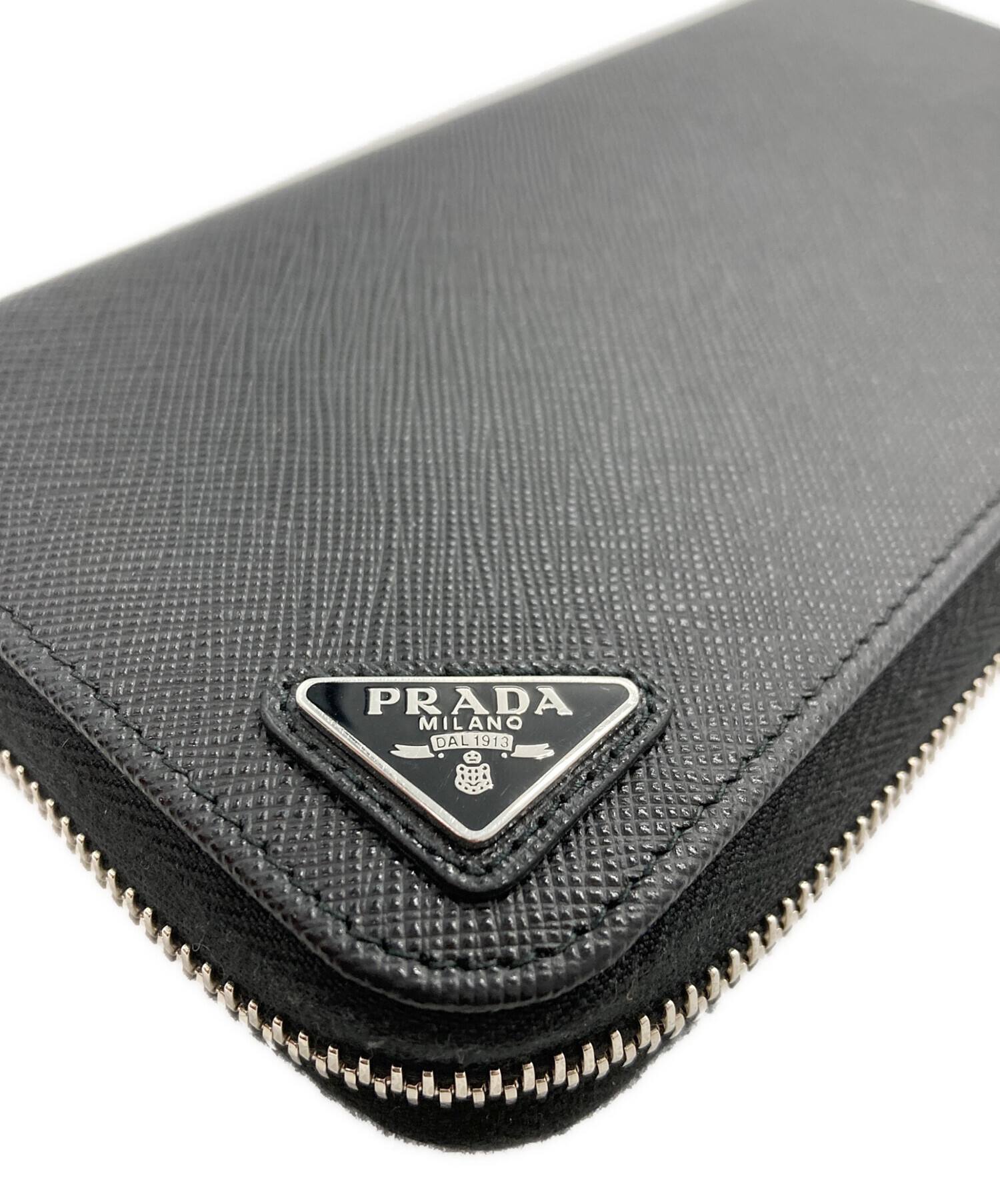 希少 プラダ サフィアーノ トライアングル オーガナイザー 長財布 ジップ 黒 希少 プラダ サフィアーノ トライアングル オーガナイザー 長財布