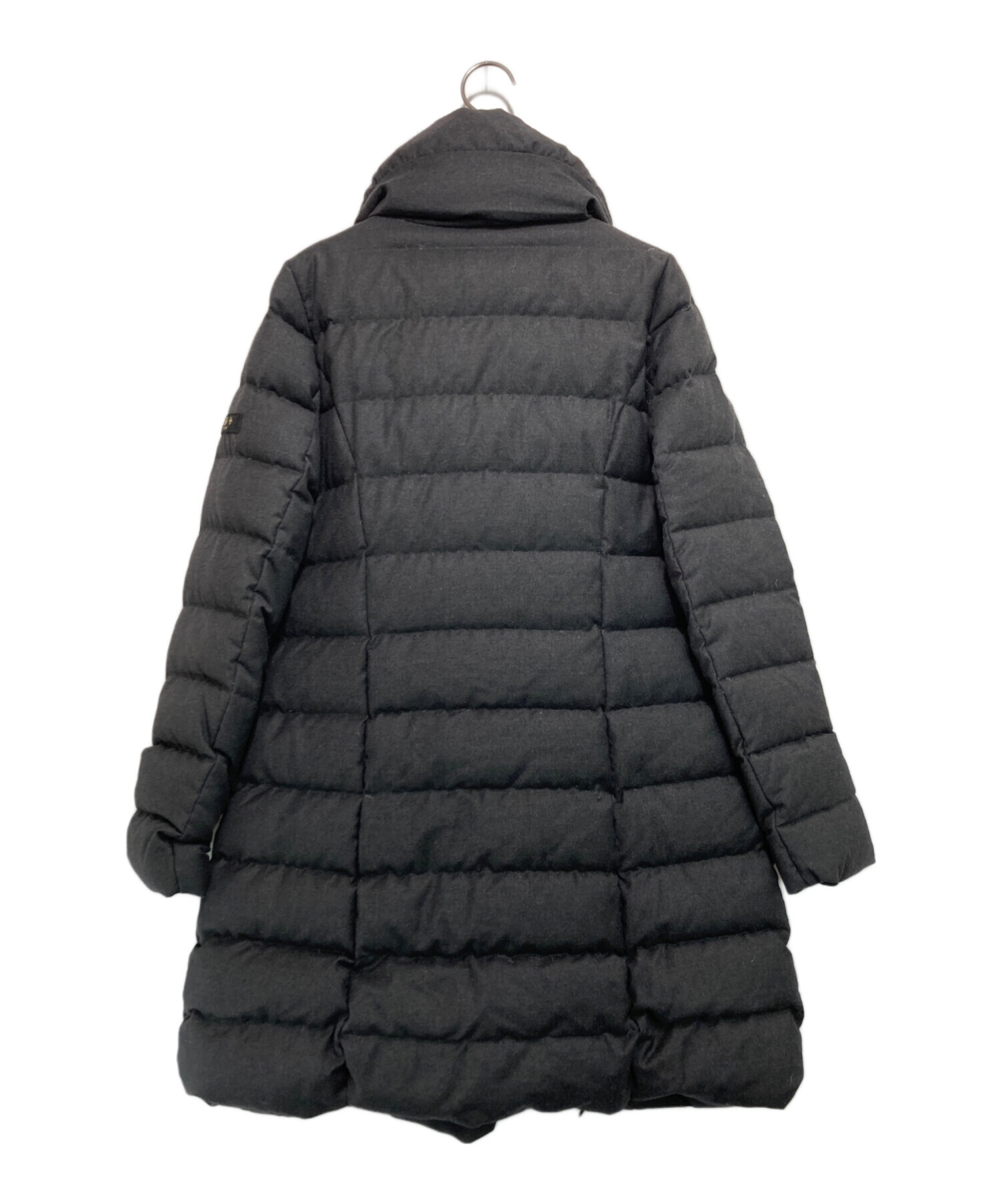 TATRAS MADDALENA Rライン ダウンコート ライトグレー M 中古・古着通販】TATRAS (タトラス) MADDALENAダウンコート グレー