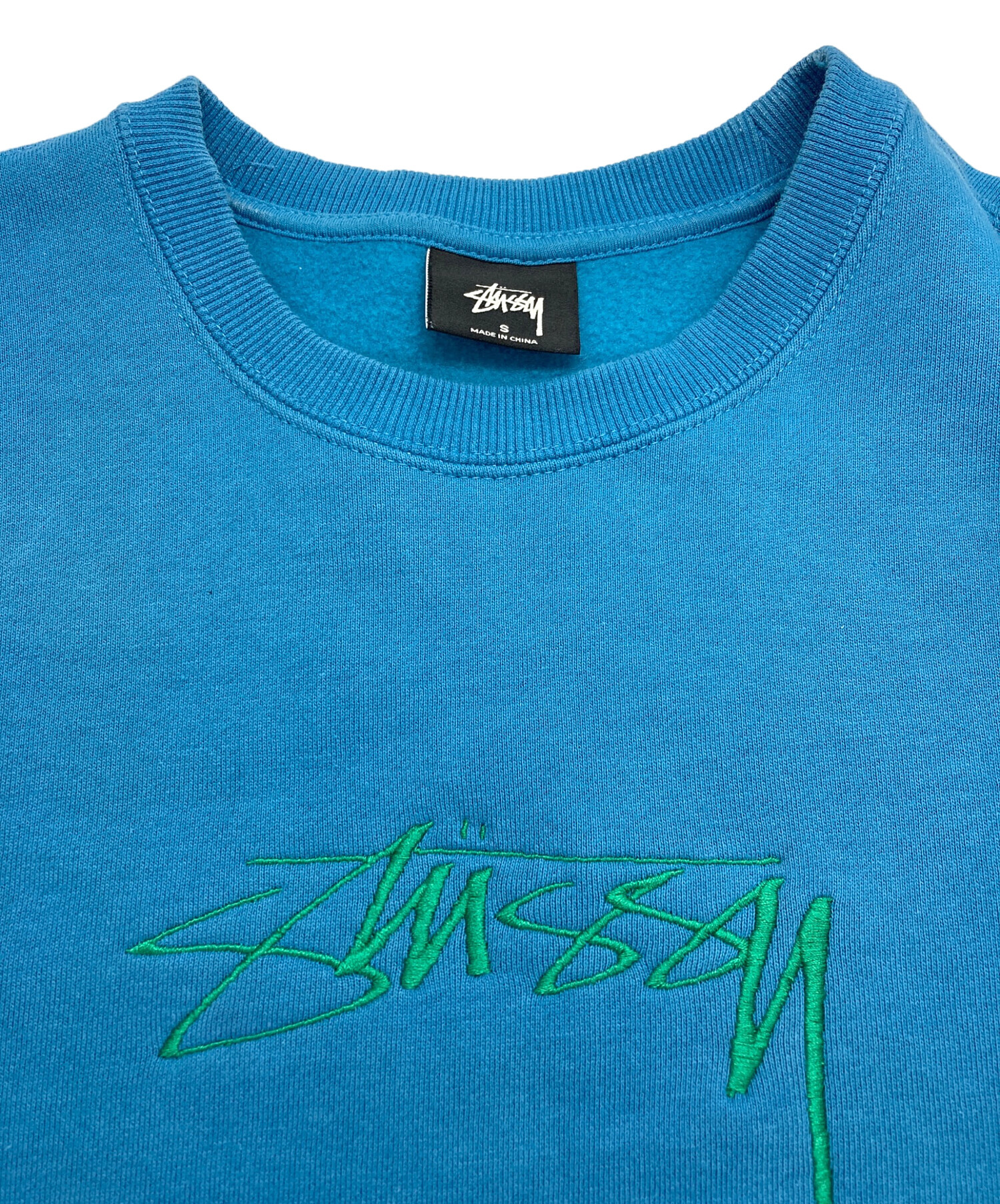 中古・古着通販】stussy (ステューシー) センター刺繍ロゴクルーネック 