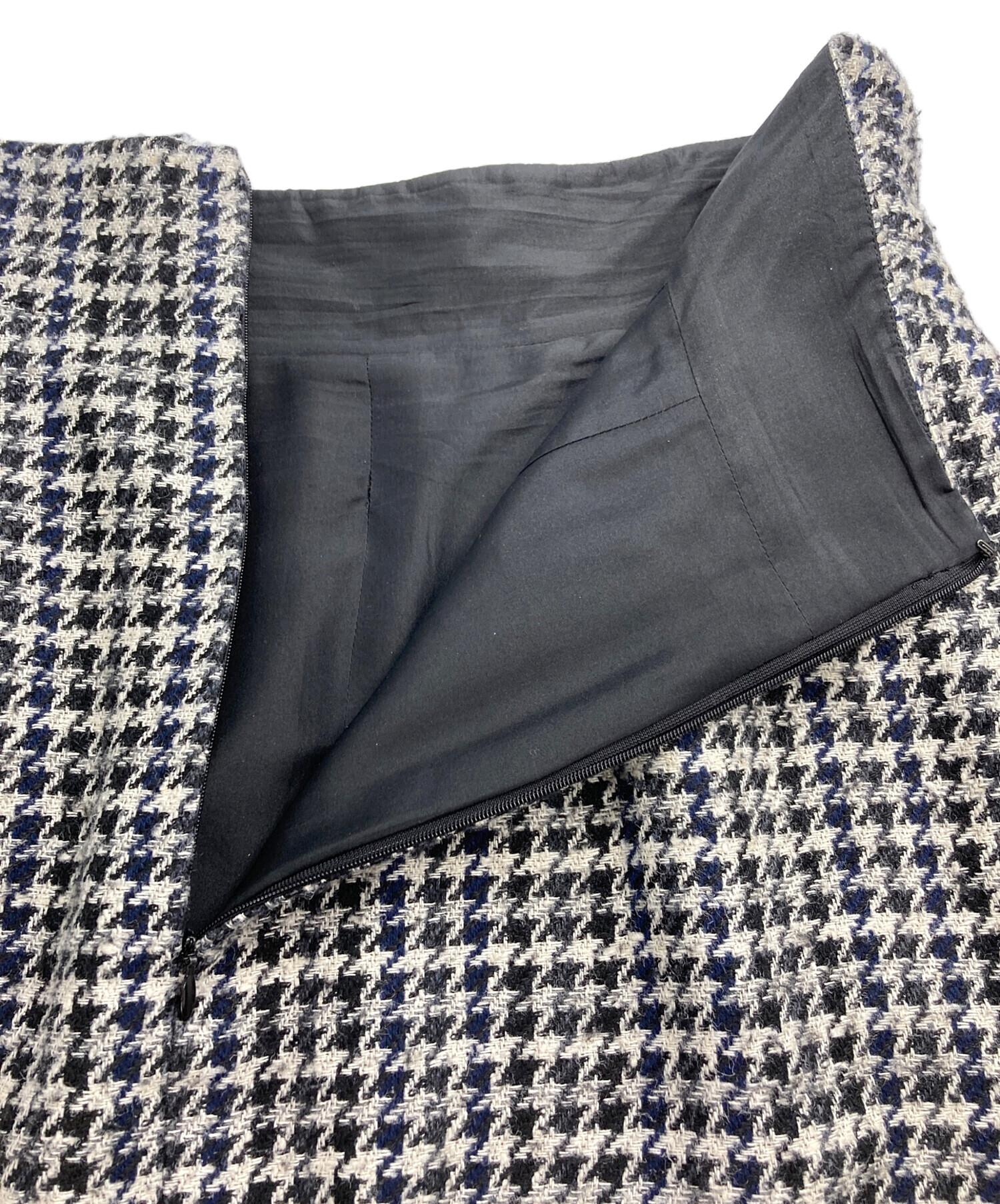 中古・古着通販】CHANEL (シャネル) ウールスカート ホワイト サイズ