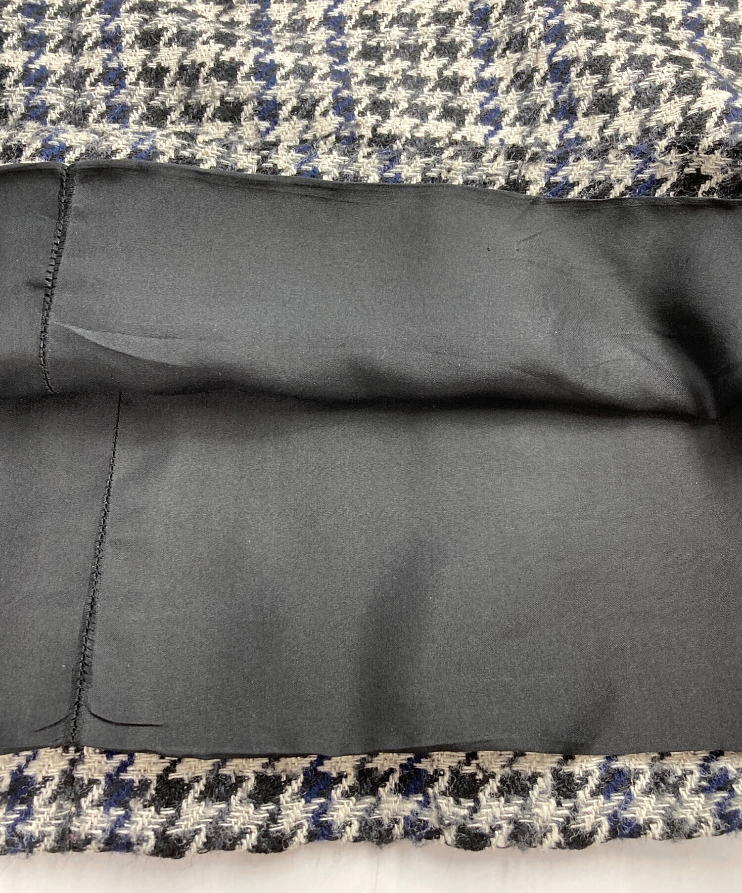 中古・古着通販】CHANEL (シャネル) ウールスカート ホワイト サイズ