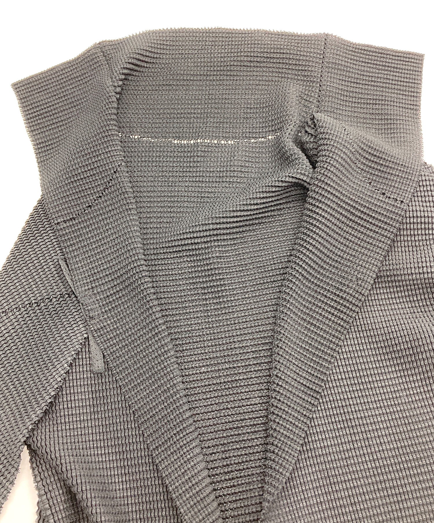 【美品】me ISSEY MIYAKE／ストレッチプリーツ/カーディガン 中古・古着通販】me ISSEY MIYAKE (ミーイッセイ ミヤケ) ハイネック