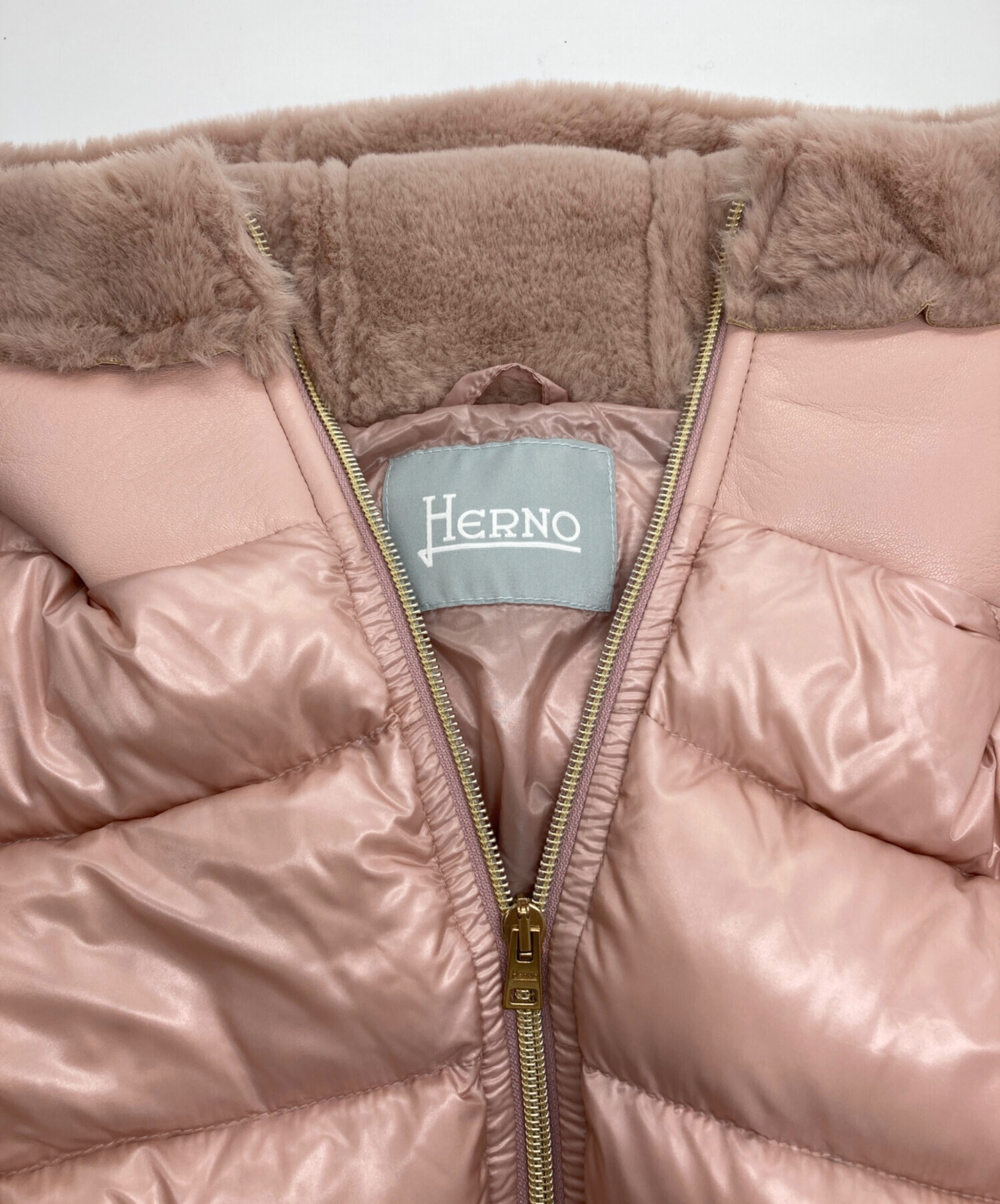 Herno ヘルノ　薄いピンク ダウンコート フード付き　2A 3歳 中古・古着通販】HERNO (ヘルノ) エコファーダウンコート ピンク