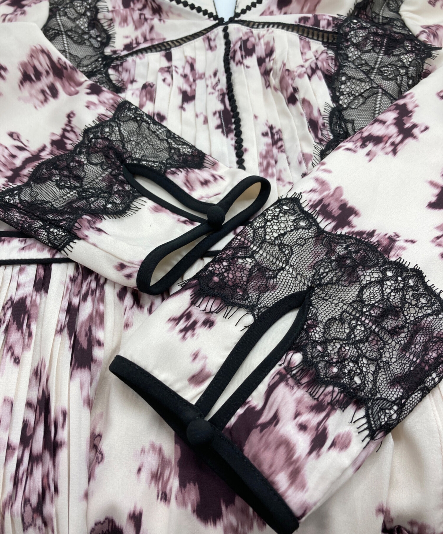 新品　ハーリップトゥ　Grasse Floral Pleated Dress 中古・古着通販】HER LIP TO (ハーリップトゥ) Grasse Floral Pleated