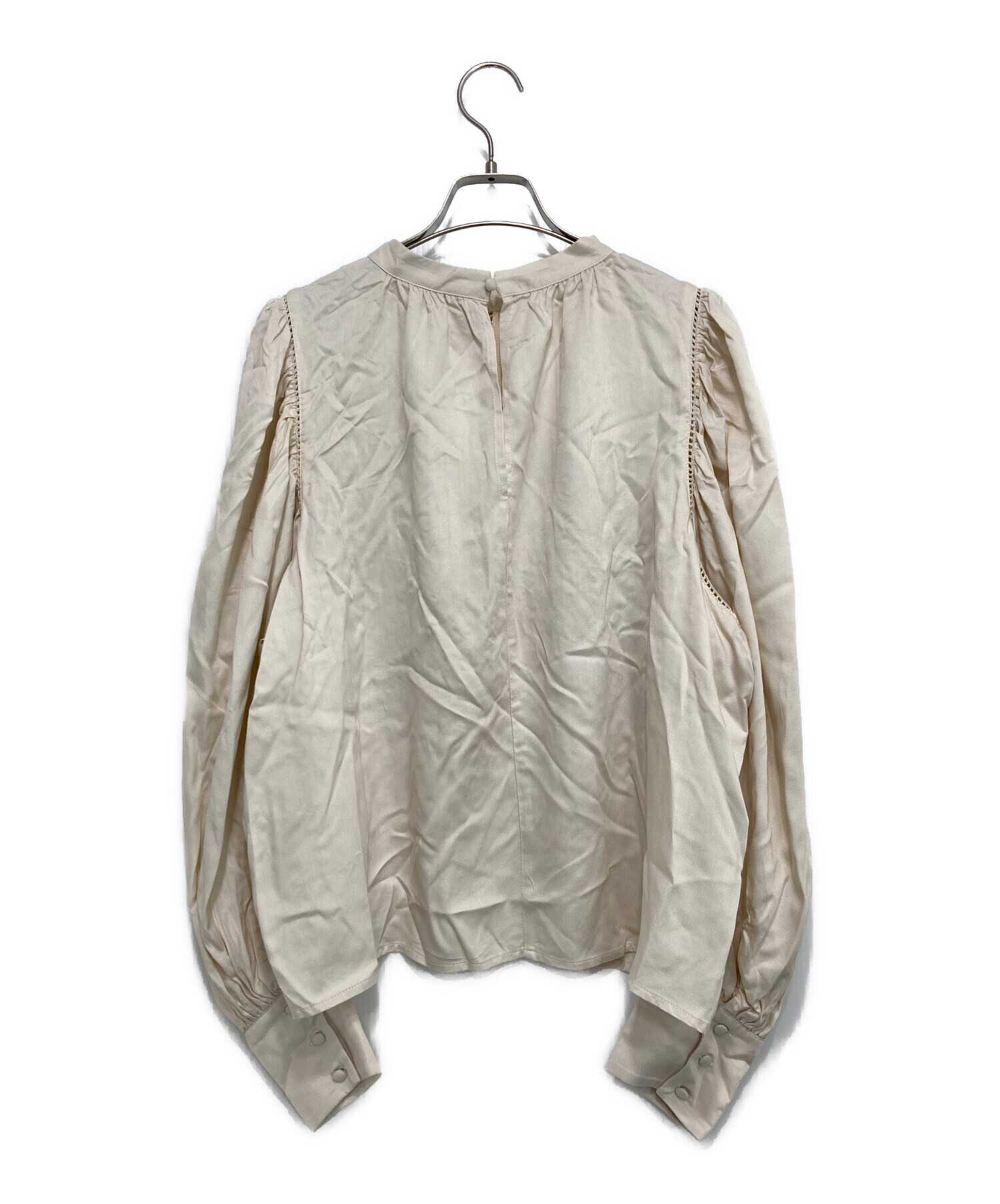 LADY EMBROIDERY PUFF BLOUSE アイボリー 中古・古着通販】Ameri (アメリ) LADY EMBROIDERY PUFF BLOUSE
