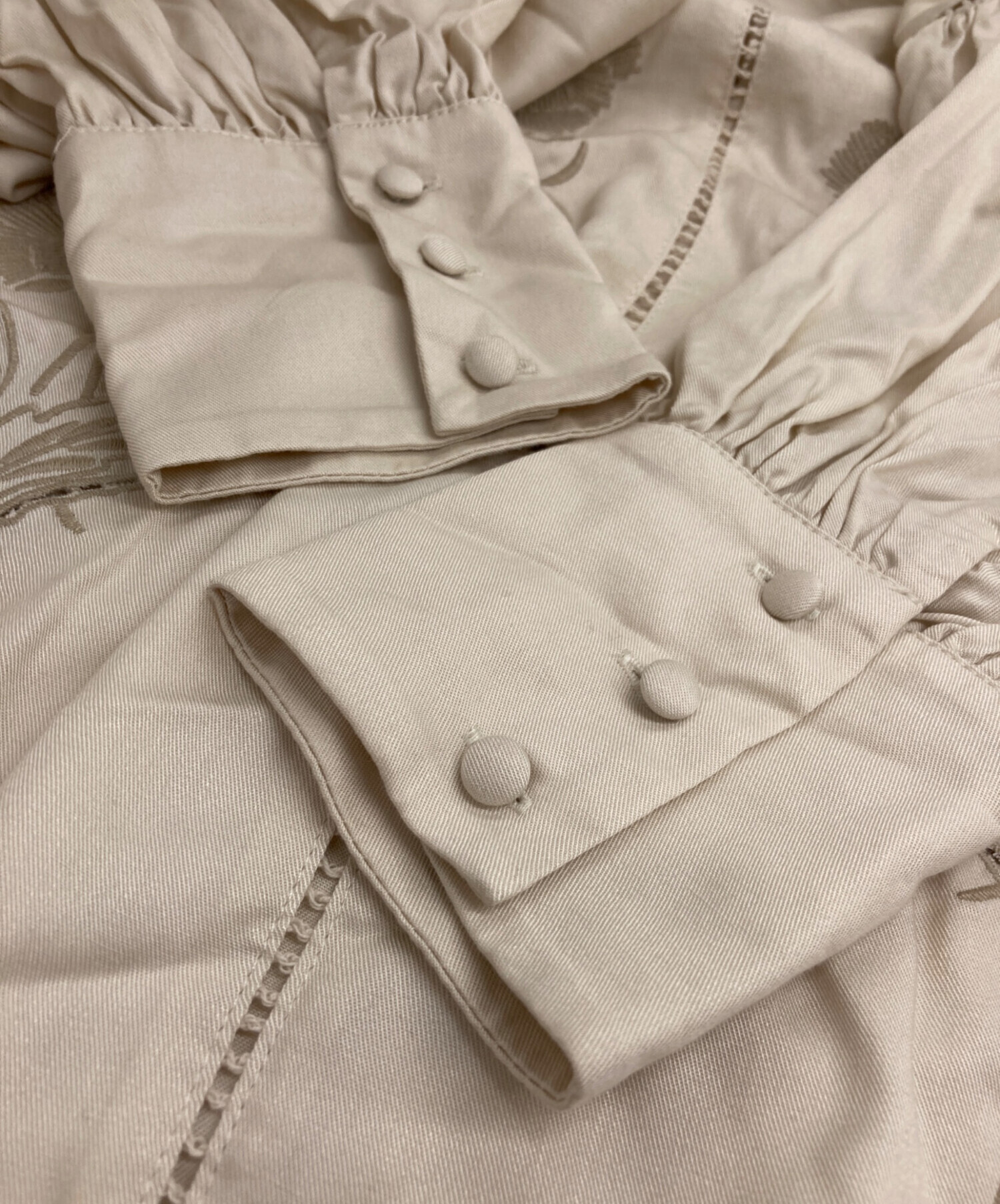 中古・古着通販】Ameri (アメリ) LADY EMBROIDERY PUFF BLOUSE