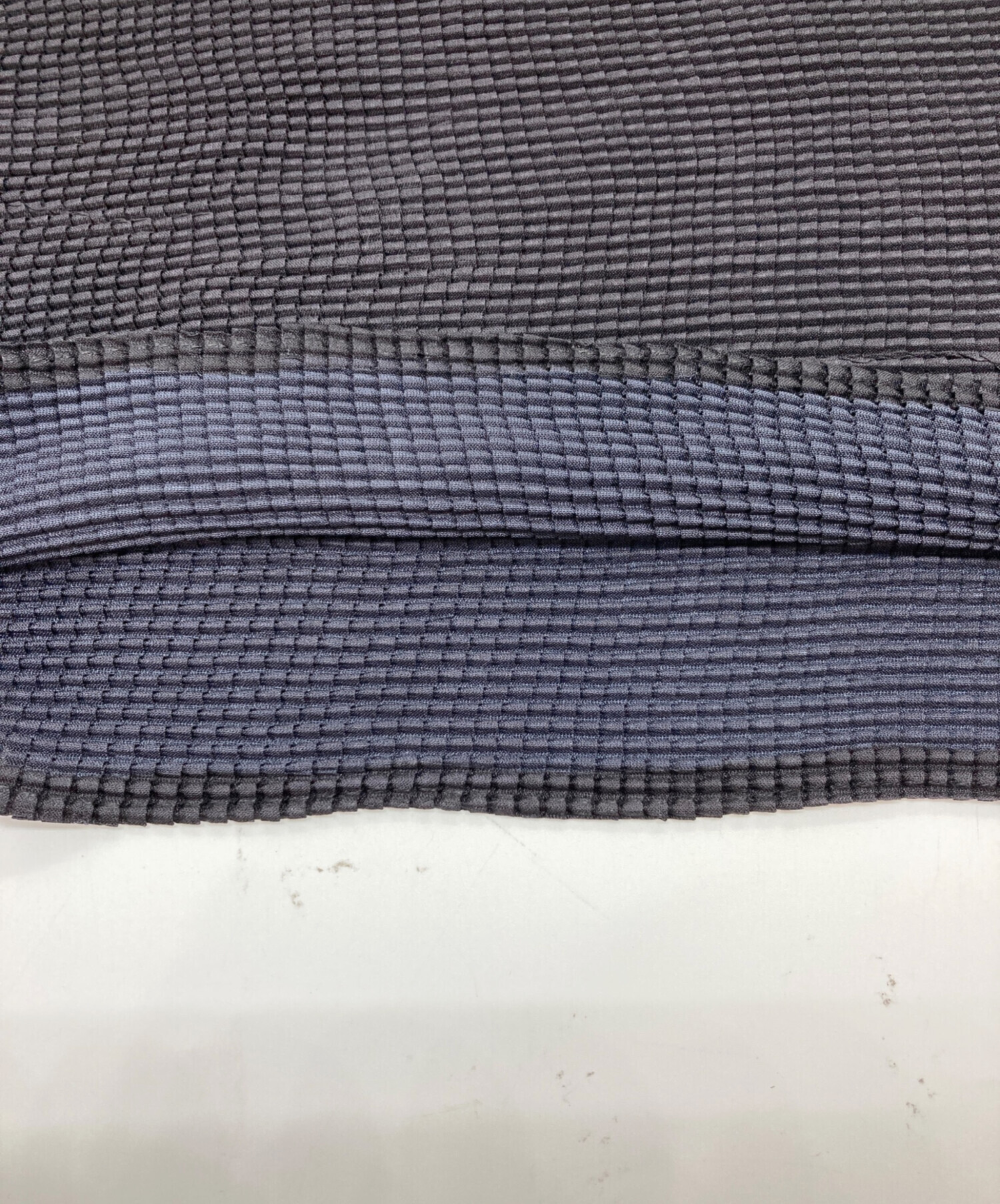 中古・古着通販】MUSUBORE (ムスボレ) pleated print tops ブラック