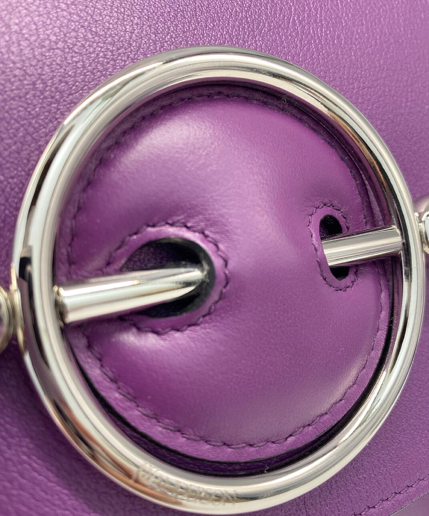 未使用 JW アンダーソン ミディアム ピアス レザー ショルダー バッグ 中古・古着通販】J.W.ANDERSON (ジェイダブリューアンダーソン) ピアス