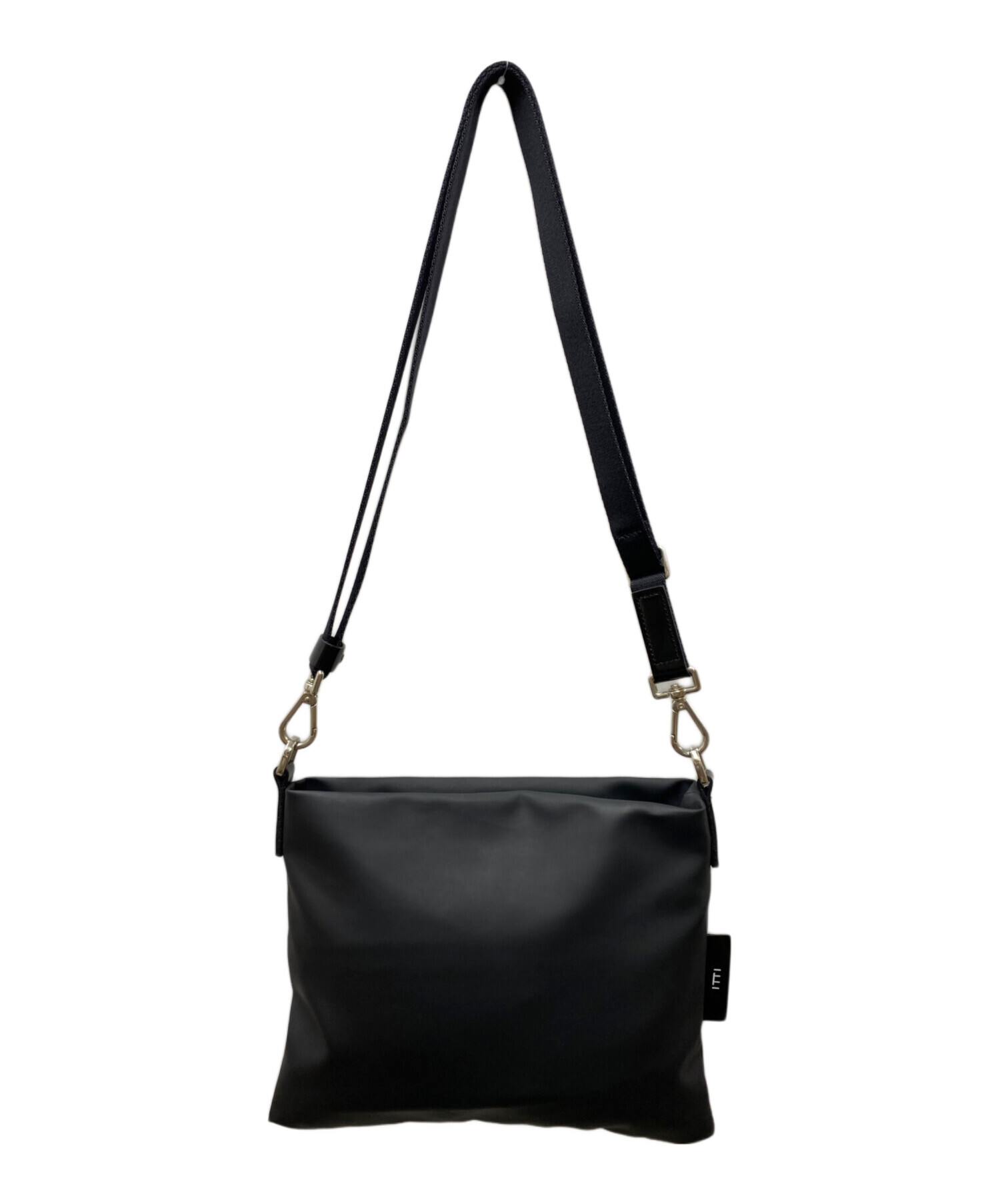 【ray】ITTI ブラックレザーショルダーバッグ(未使用) 中古・古着通販】ITTI (イッチ) ショルダーバッグ ブラック｜ブランド