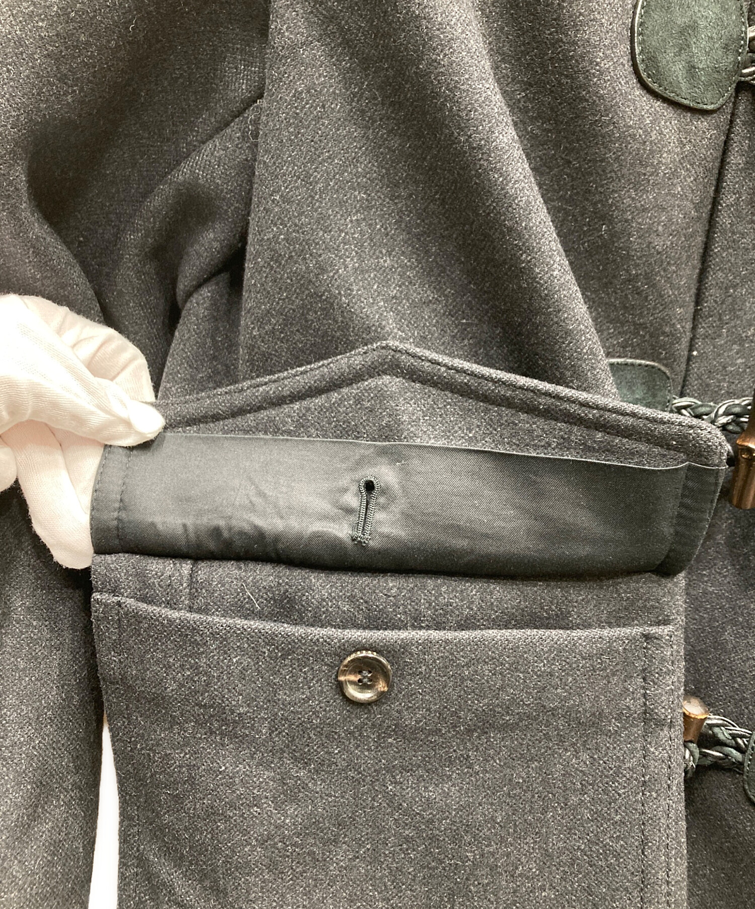 GUCCI ブラック ダッフルコート フード付き 中古・古着通販】GUCCI (グッチ) ダッフルコート ブラック サイズ:SIZE