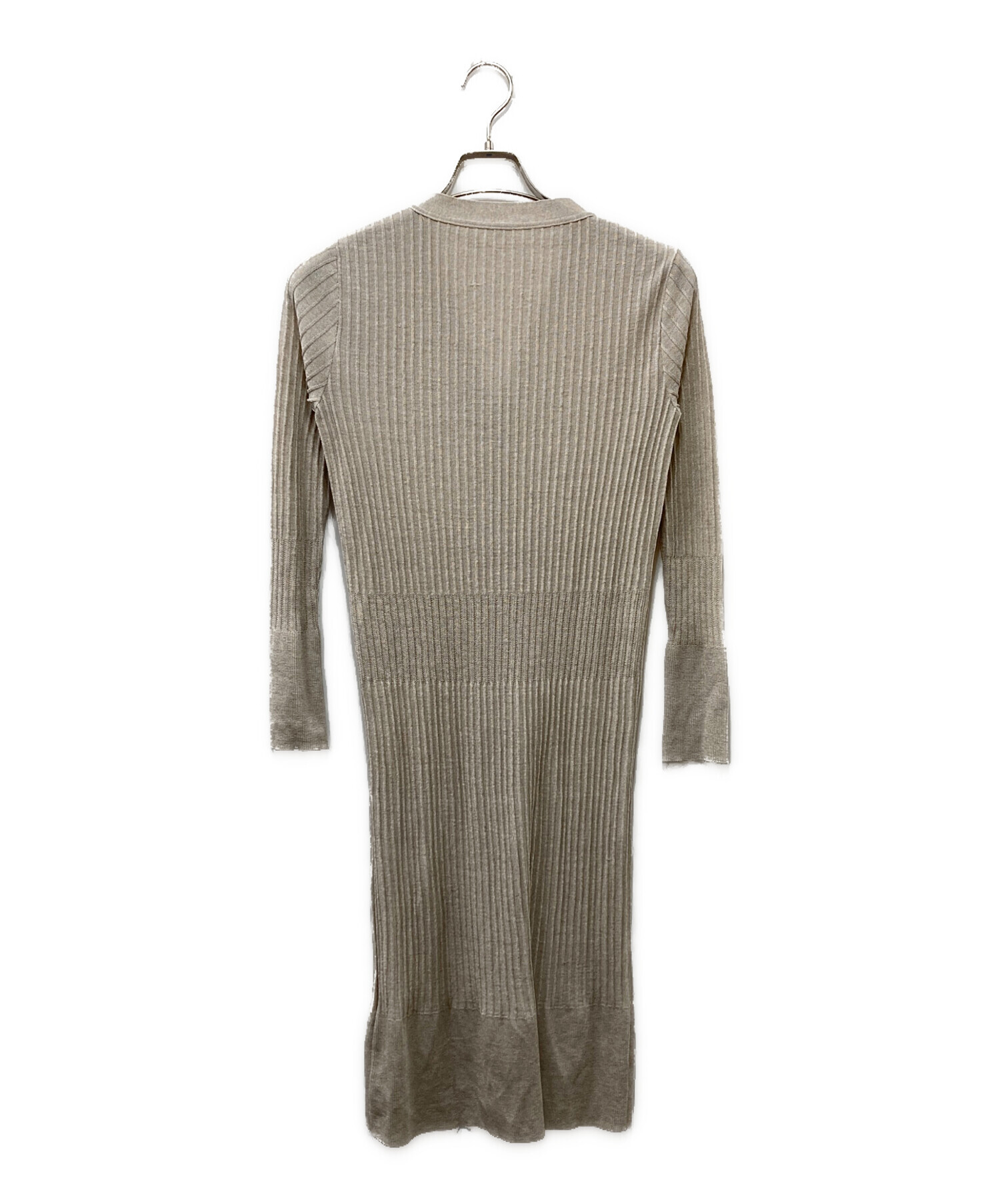 FOXEY ナチュラル（ベージュ）ニットカーディガン　F 美品　秋の羽織りに p2114983441bb.jpg