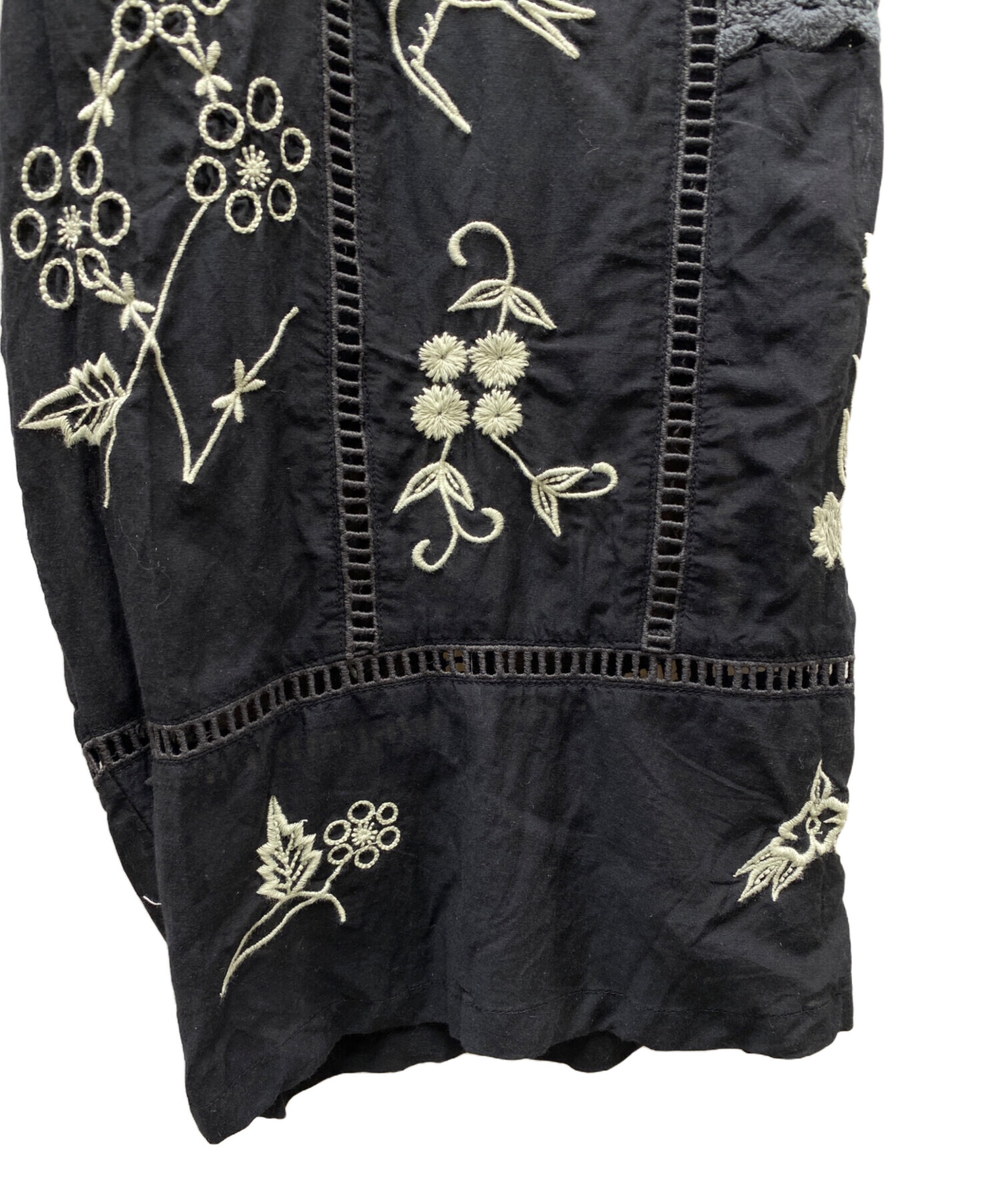 【新品未使用】EmbroideryPatchworkTrousers 38 中古・古着通販】TODAYFUL (トゥデイフル) Embroidery Patchwork