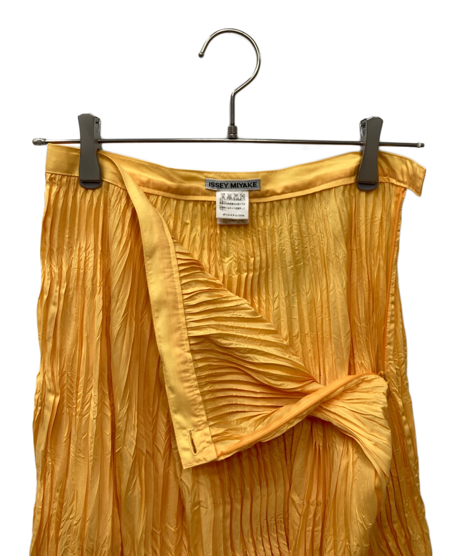ISSEY MIYAKE プリーツ フレアスカート イエロー 中古・古着通販】ISSEY MIYAKE (イッセイミヤケ) プリーツスカート