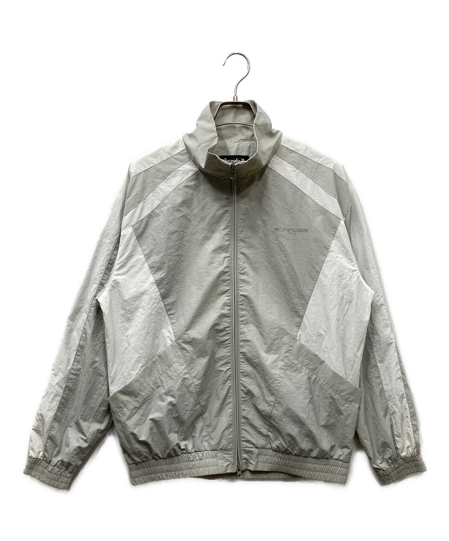  トレフォイルロゴ トラックジャケット グレー L 中古・古着通販】SUPPLIER (サプライヤー) トラックジャケット グレー