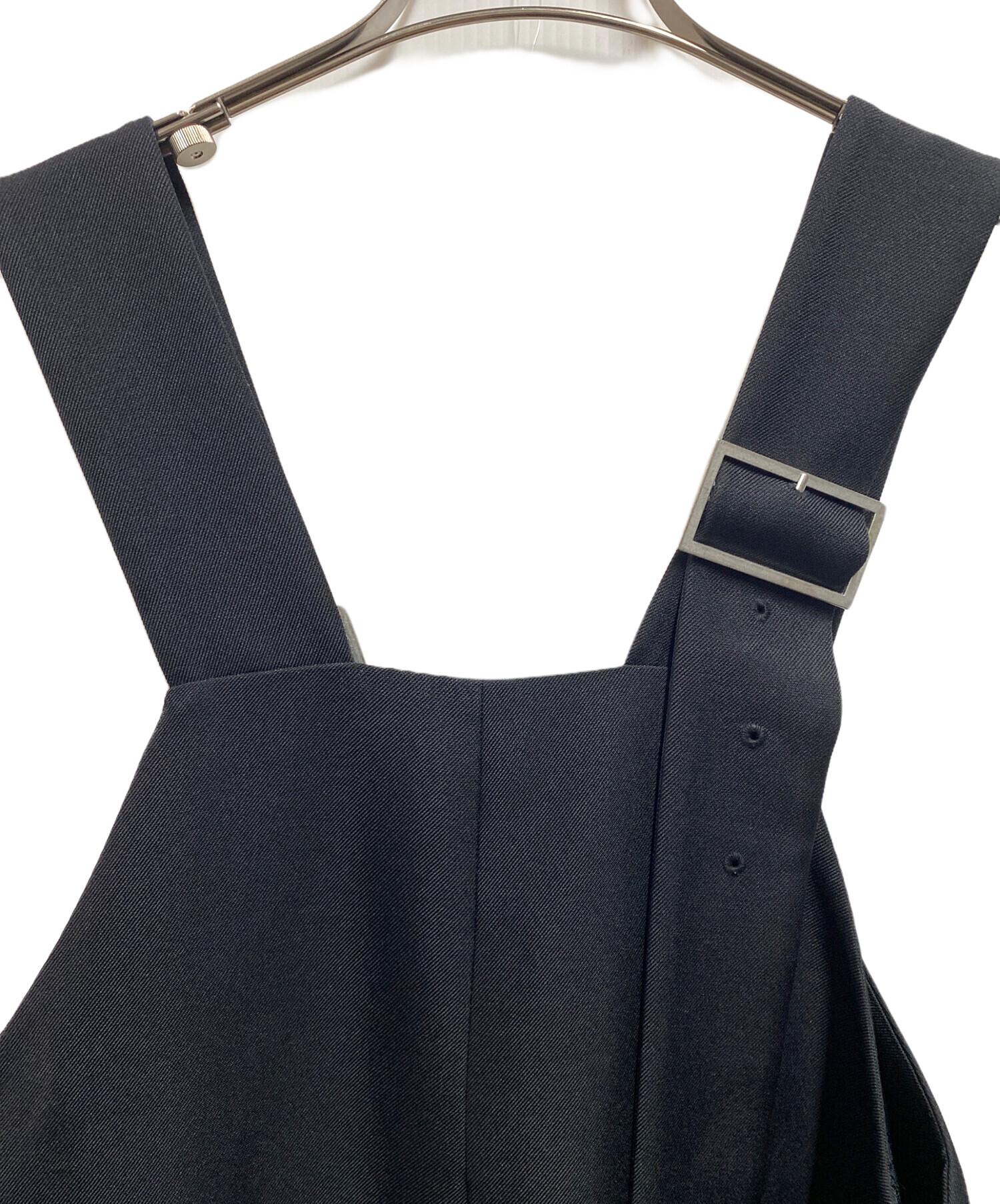 ADAM ET ROPE' ブラックサロペットベルテッドストラップロンパース