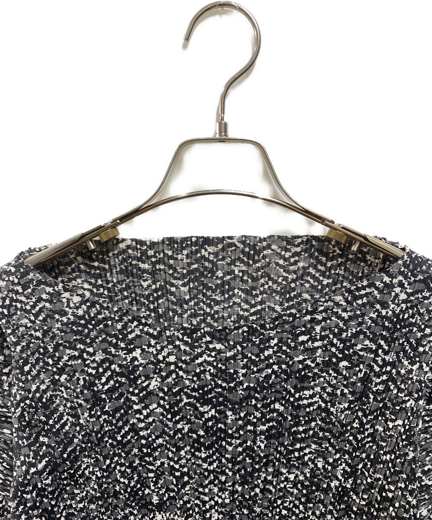 PLEATS PLEASE トップス中古品 中古・古着通販】PLEATS PLEASE (プリーツプリーズ) 総柄プリーツ