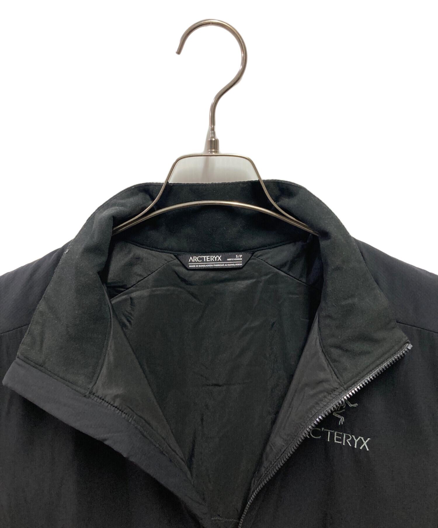 ARC'TERYX ベスト　ブラック Sサイズ 中古・古着通販】ARC'TERYX (アークテリクス) Atom Vest ブラック