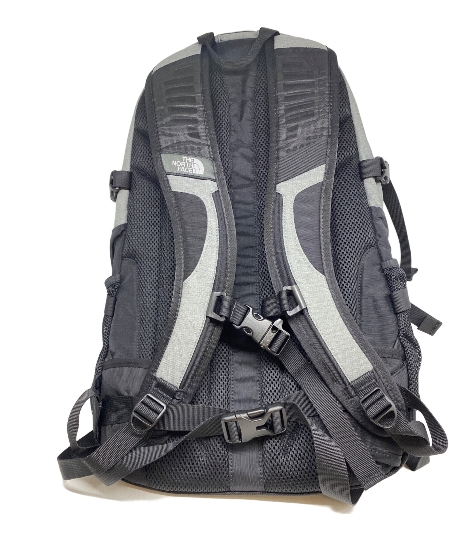 ほぼ新品The North Face グレー リュック 中古・古着通販】THE NORTH FACE (ザ ノース フェイス) リュック