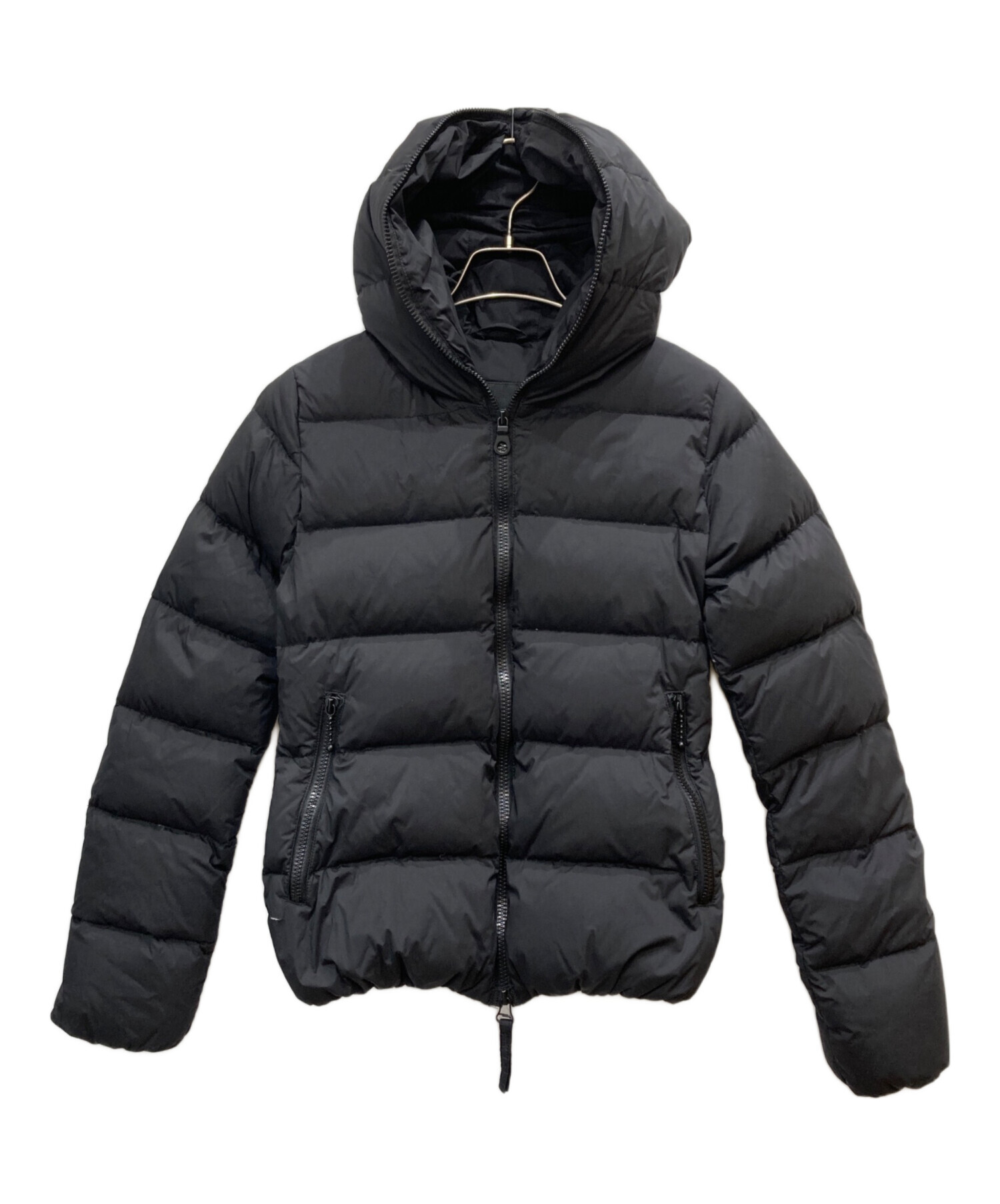 DUVETICA ブラック ダウンジャケット 38