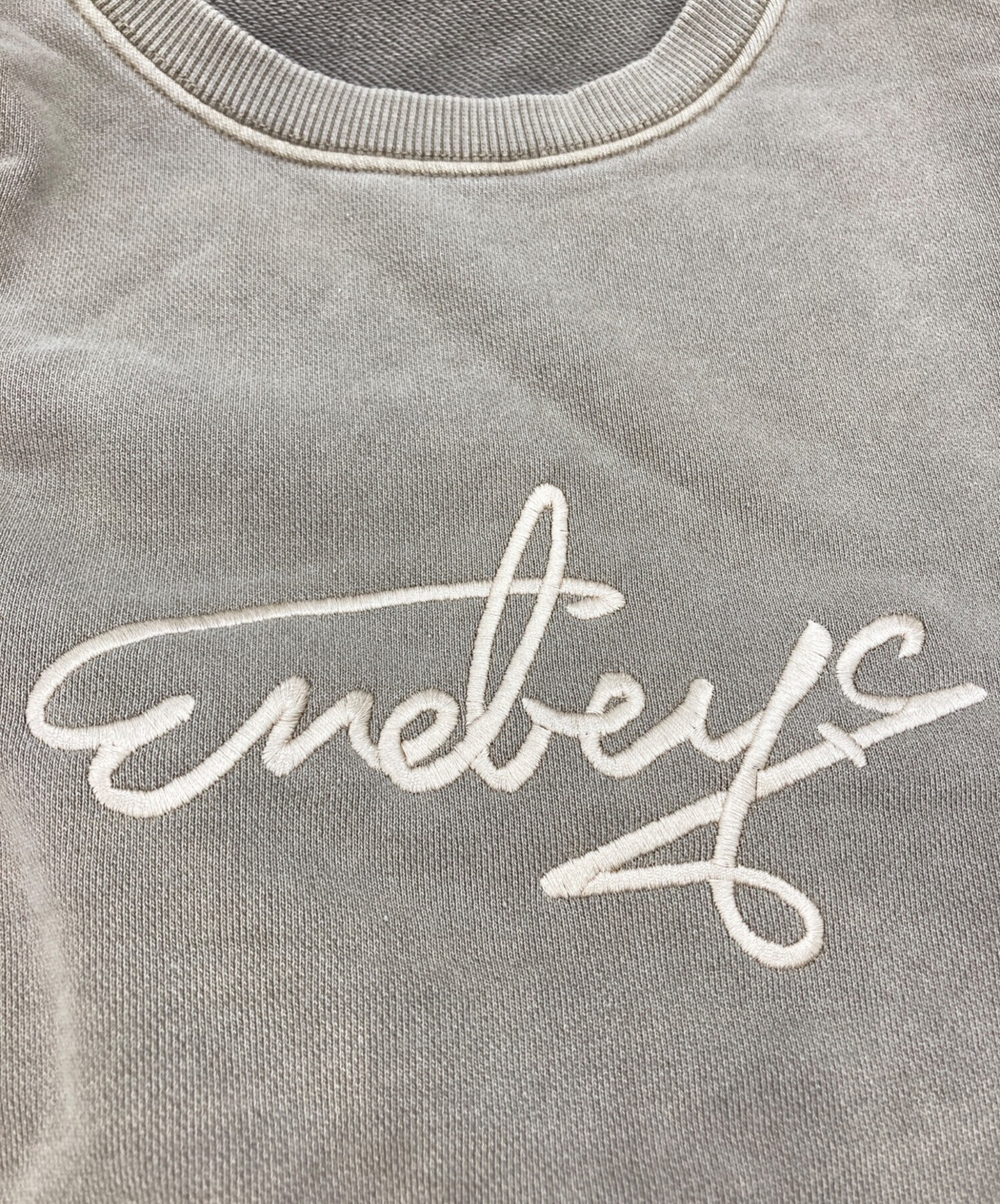 中古・古着通販】ENEBEYC (エネベイク) ロゴ刺繍スウェット 中古・古着通販】ENEBEYC (エネベイク) ロゴ刺繍スウェット