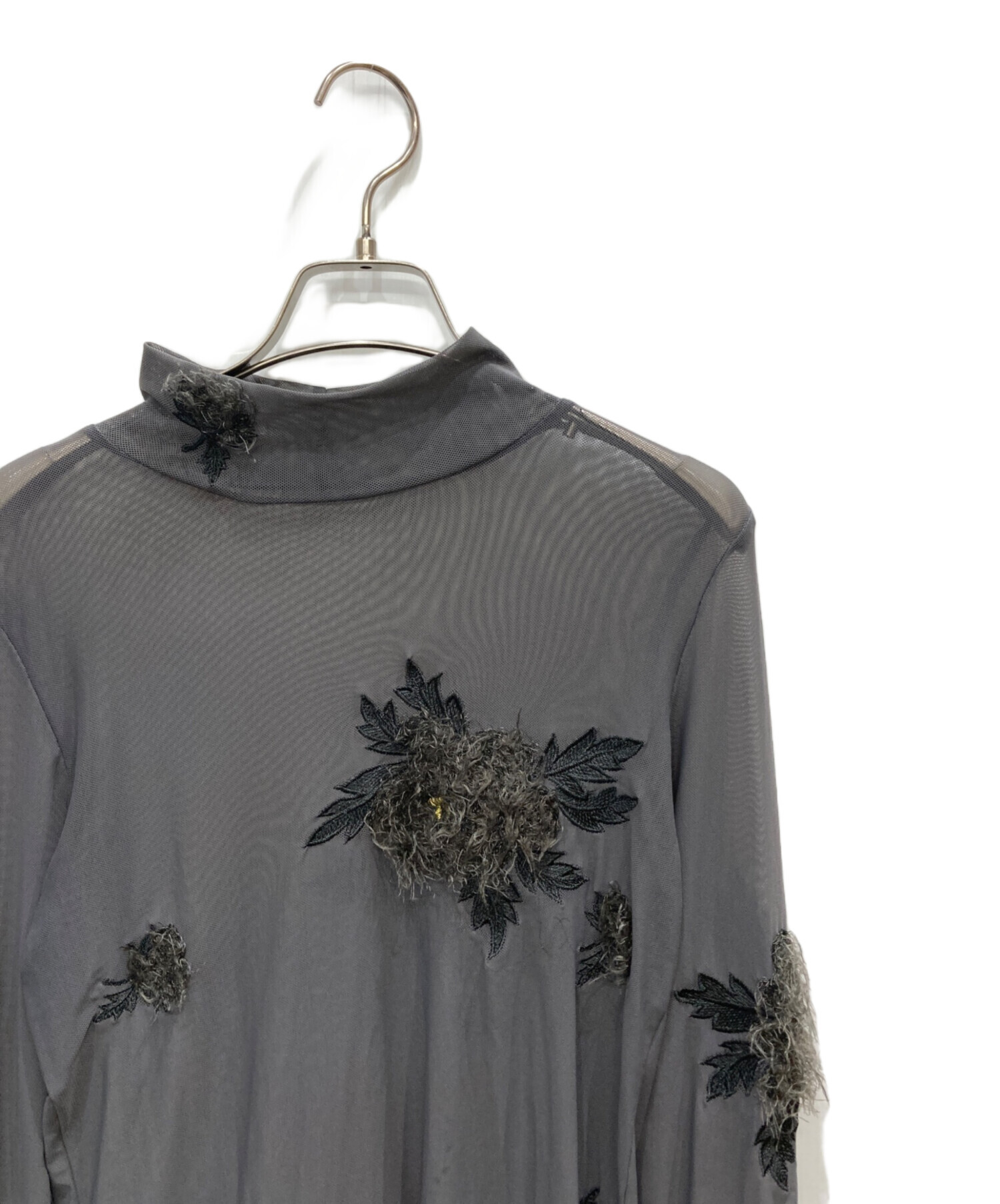 中古・古着通販】AMERI (アメリ) UND 3D FLOWER SKIN TOP グレー