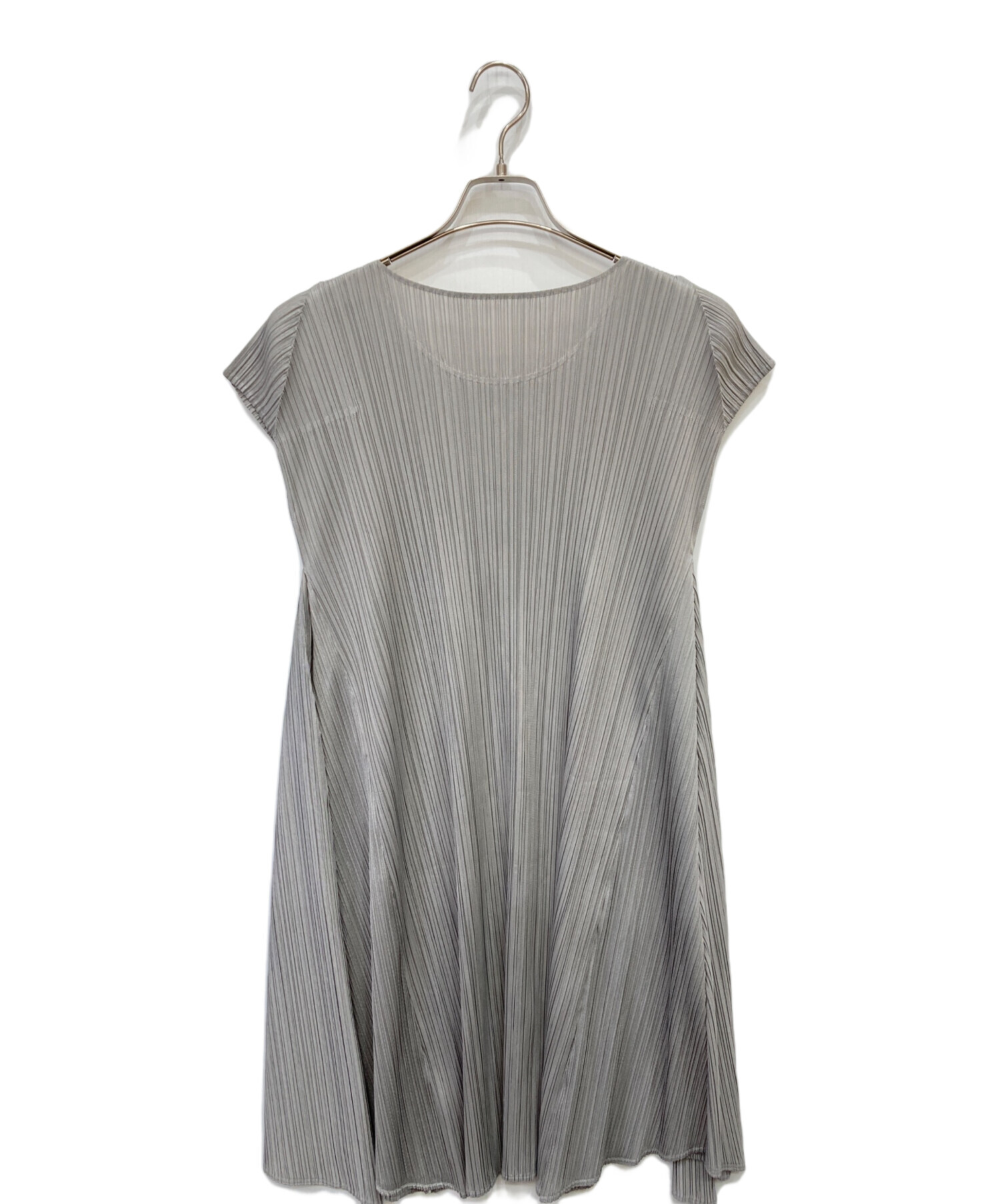 Pleats Please プリーツプリーズ　ライトグレー　タンクトップ Pleats Please Issey Miyake プリーツ タンクトップ | グレー