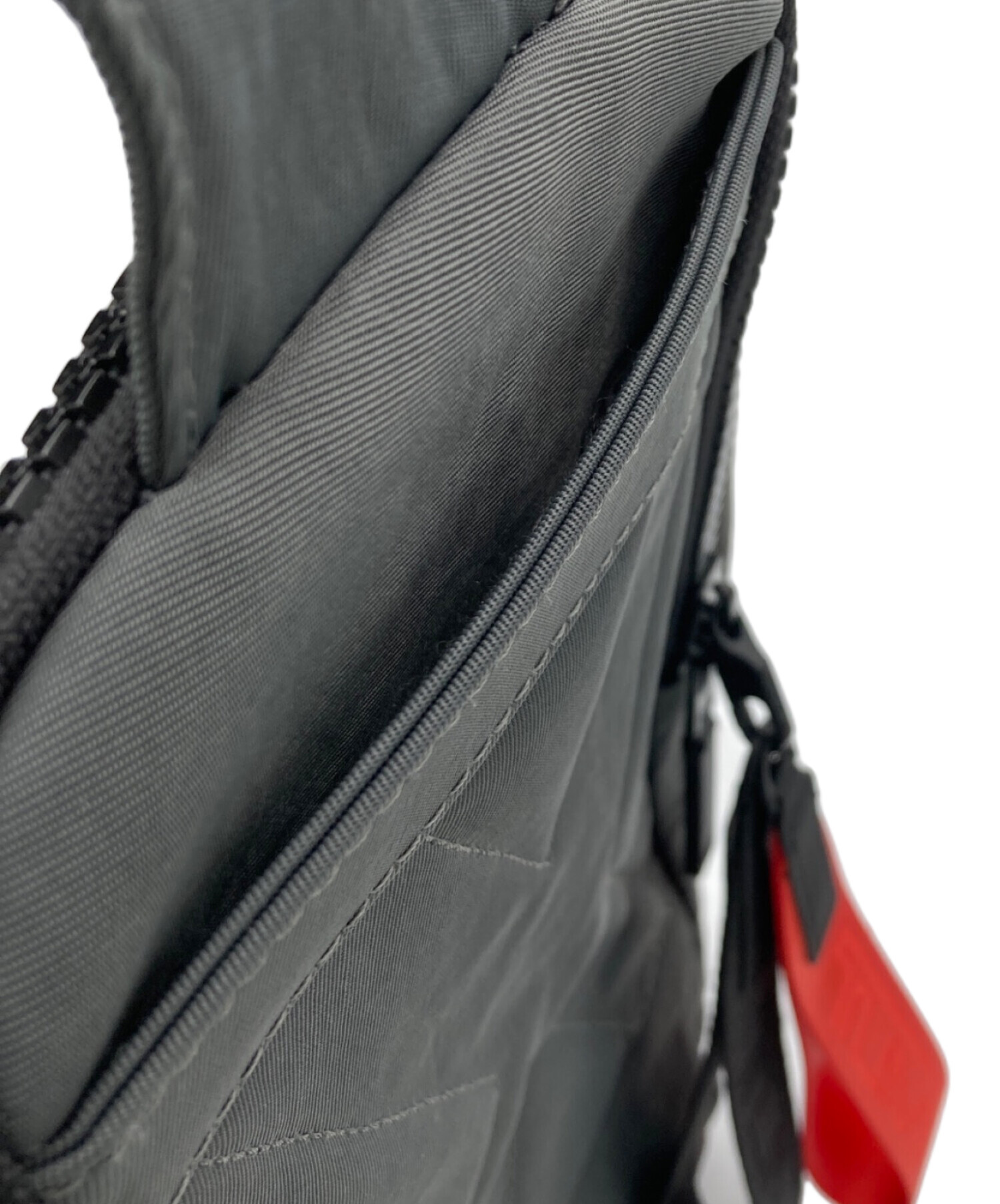 中古・古着通販】TUMI (トゥミ) ボーズマン スリングバッグ グレー