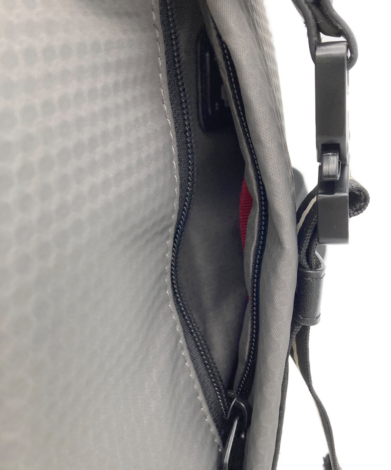 中古・古着通販】TUMI (トゥミ) ボーズマン スリングバッグ グレー