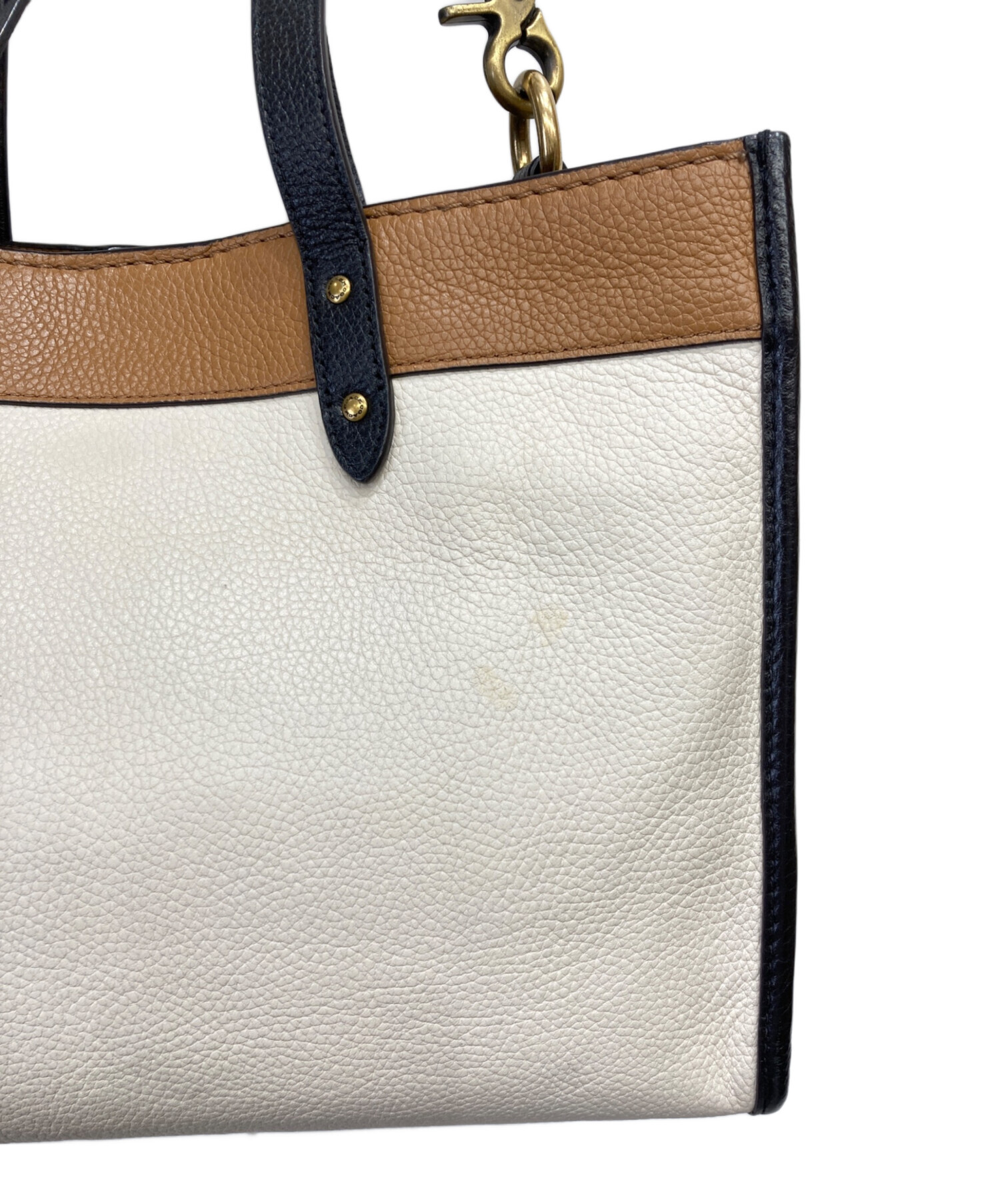 中古・古着通販】COACH (コーチ) フィールド トート 30 アイボリー 中古・古着通販】COACH (コーチ) フィールド トート 30 アイボリー