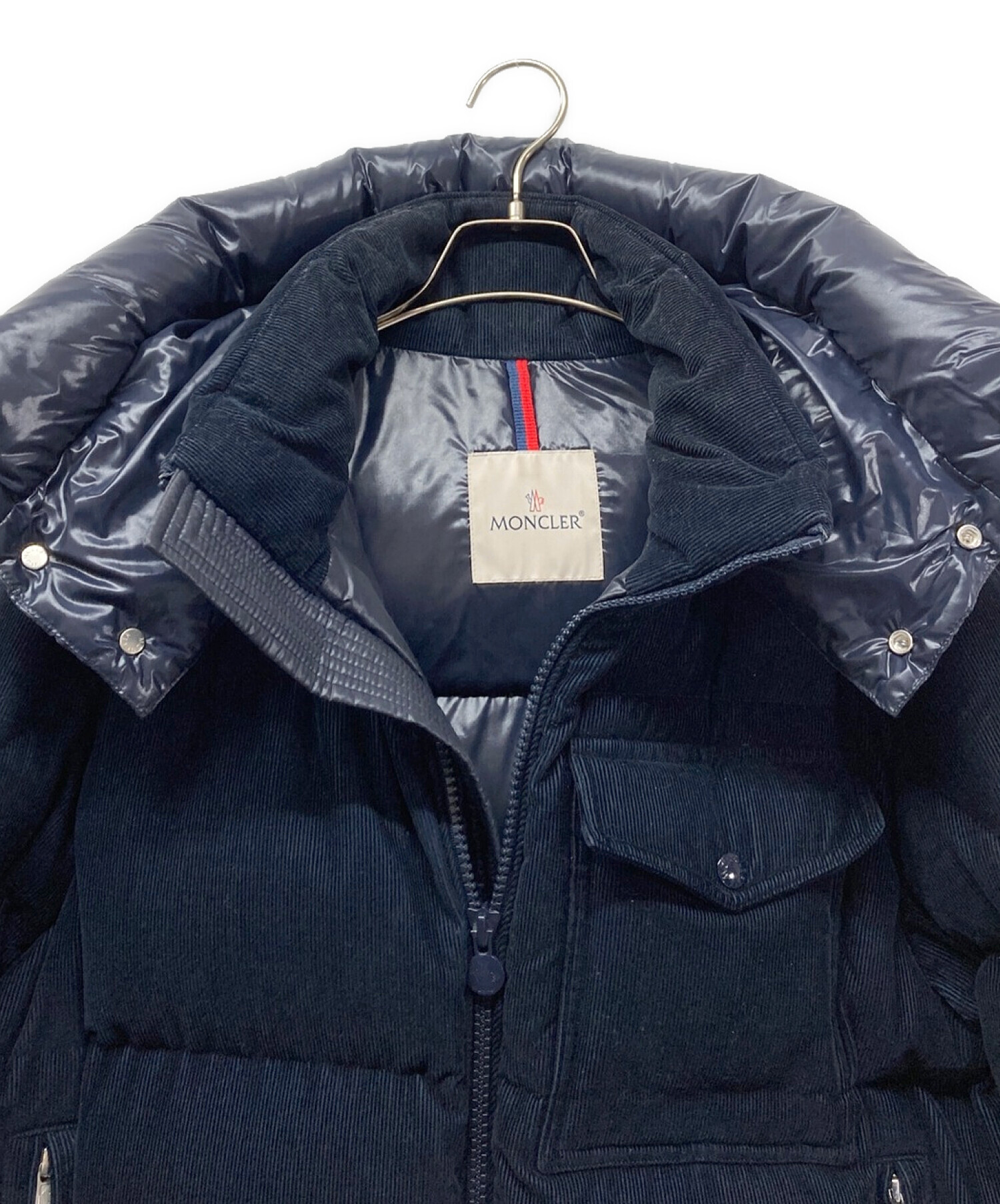 MONCLER GIREL 廃盤モデル状態良好 MONCLER GIREL 廃盤モデル状態良好 モンクレールを失う覚悟は