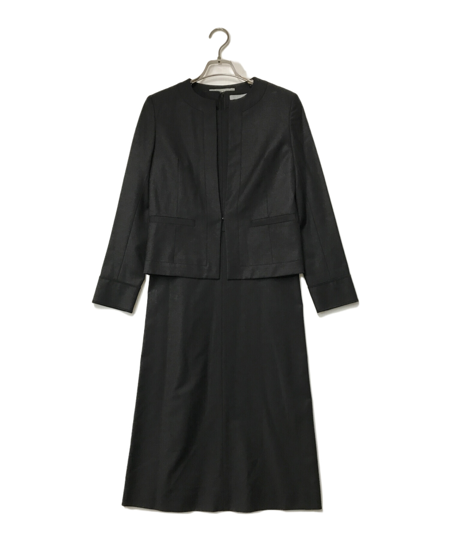 セオリーリュクス ノーカラージャケット 黒　Executive Nikkia F 中古・古着通販】theory luxe (セオリーリュクス) EXECUTIVE