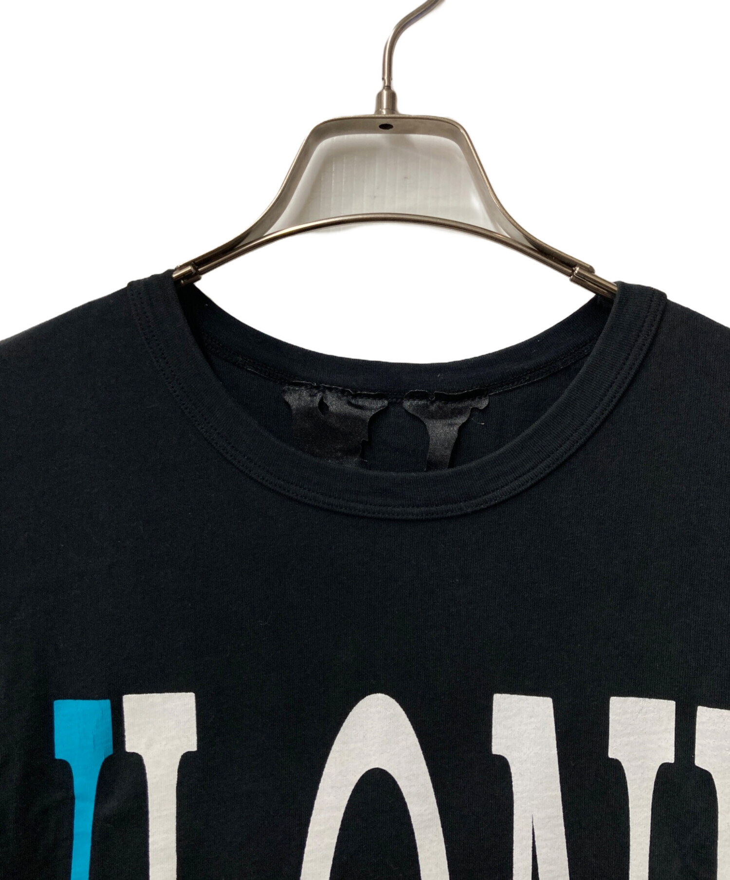中古・古着通販】VLONE (ヴィーロン) プリントTシャツ ブラック サイズ