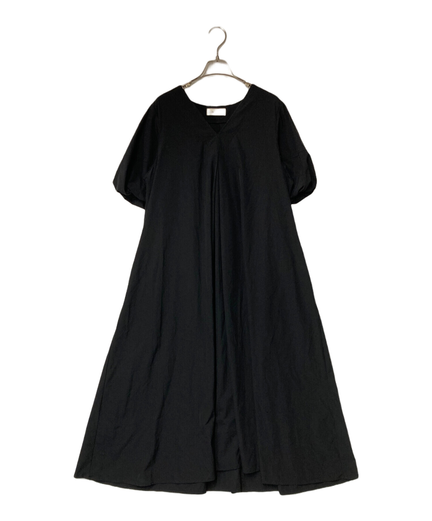 【新品タグ付き】SUM1 STYLE　ボリューム袖ワンピース　ブラック 新品タグ付き】SUM1 STYLE ボリューム袖ワンピース ブラック ear
