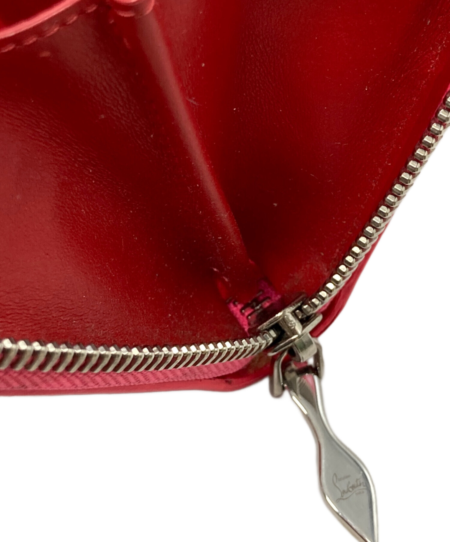 未使用保管品　Christian Louboutin ピンクポーチ スタッズ付き 未使用保管品 Christian Louboutin ピンクポーチ スタッズ付き 未使用